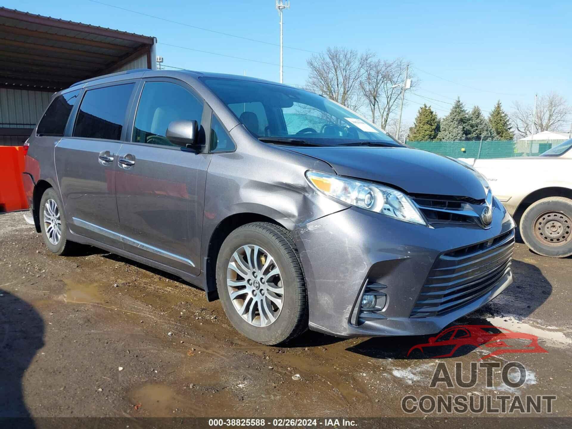 TOYOTA SIENNA 2018 - 5TDYZ3DC4JS913535