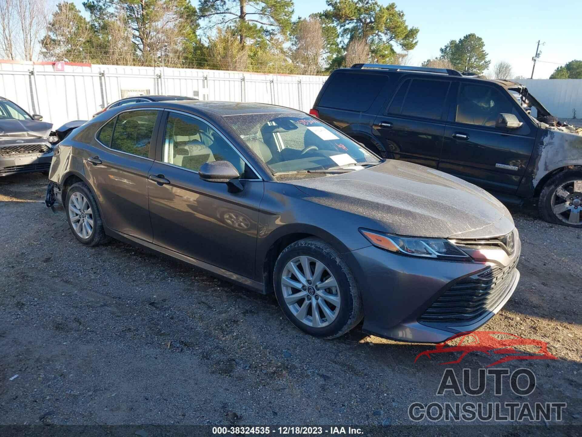 TOYOTA CAMRY 2018 - 4T1B11HK5JU653270