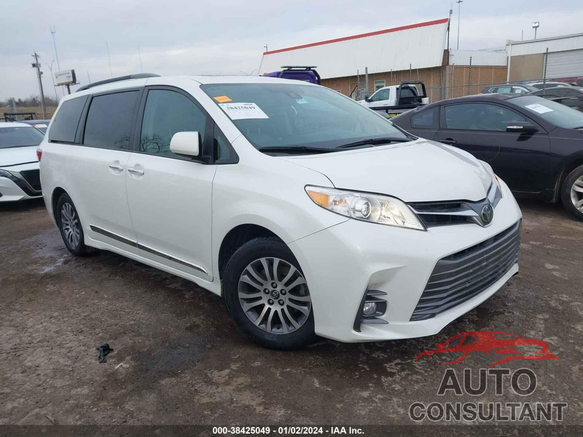 TOYOTA SIENNA 2018 - 5TDYZ3DC4JS915852