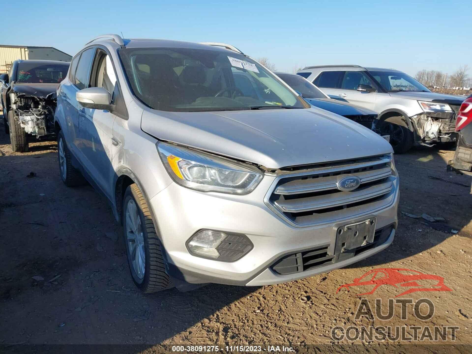 FORD ESCAPE 2017 - 1FMCU9J92HUD23162