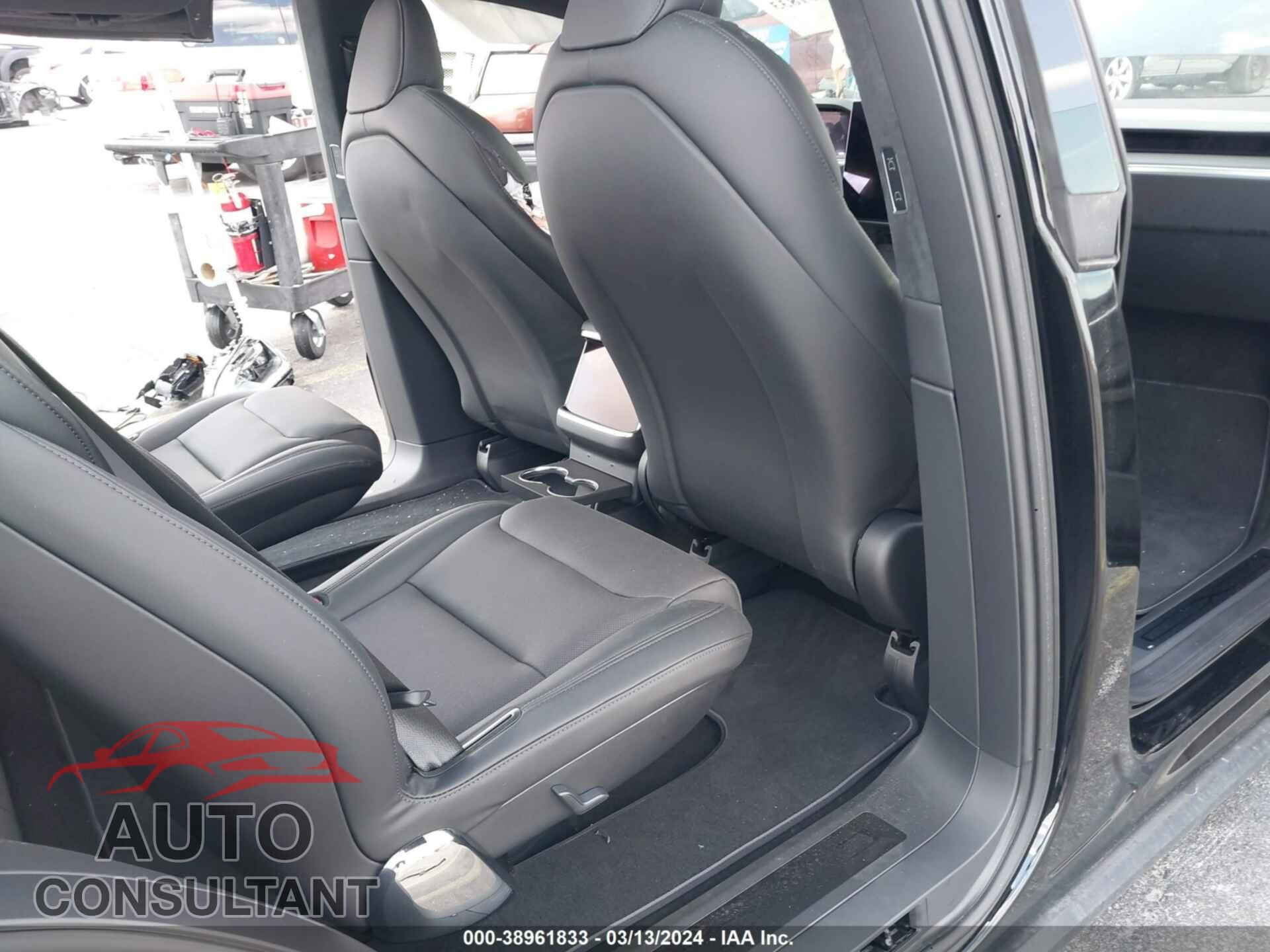 TESLA MODEL X 2024 - 7SAXCBE53RF433108