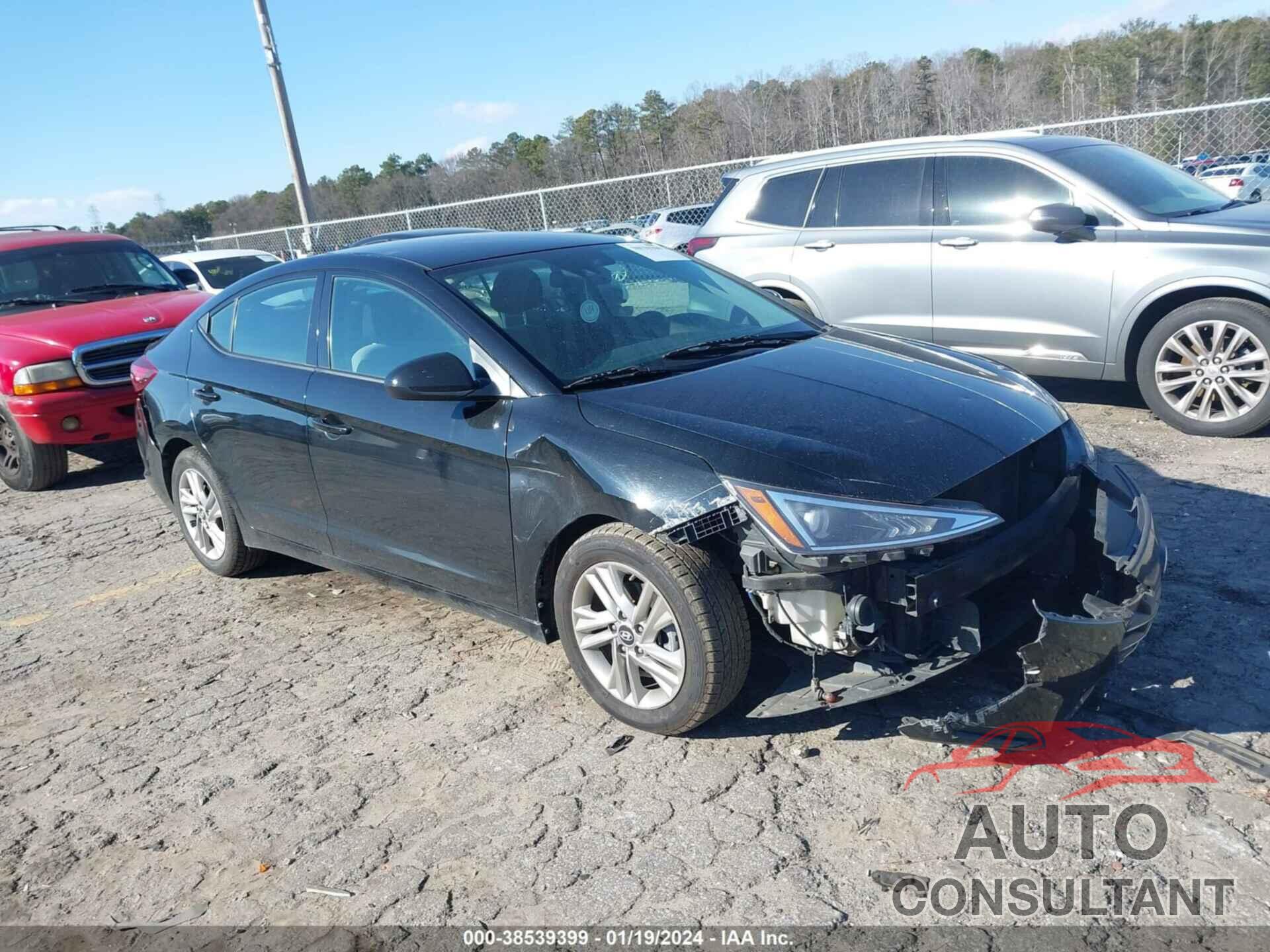 HYUNDAI ELANTRA 2019 - KMHD84LFXKU731186