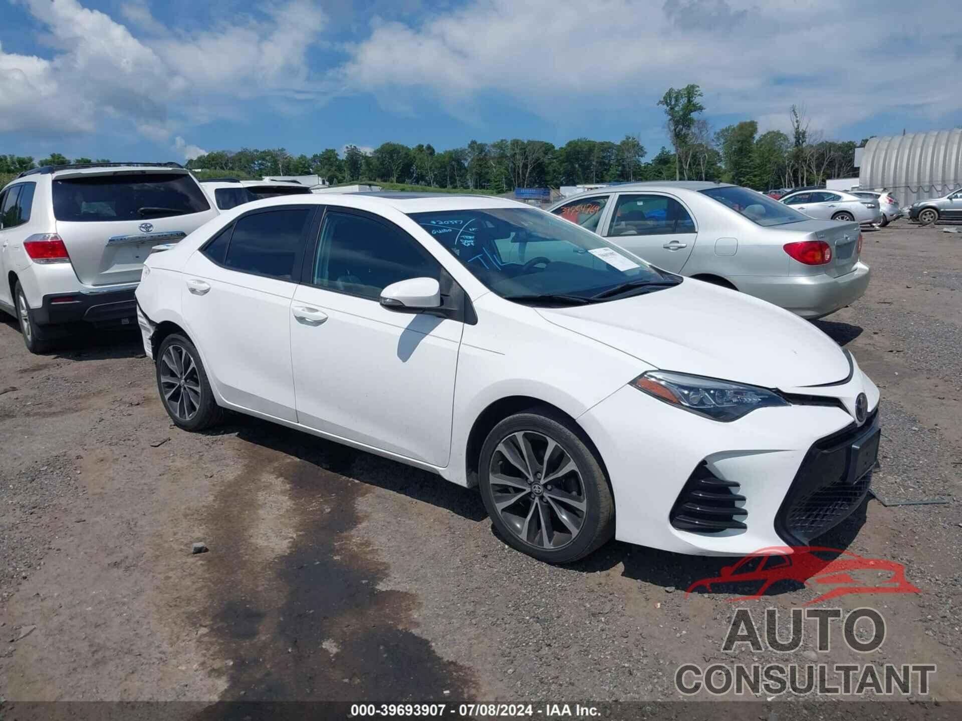 TOYOTA COROLLA 2018 - 2T1BURHE5JC047792