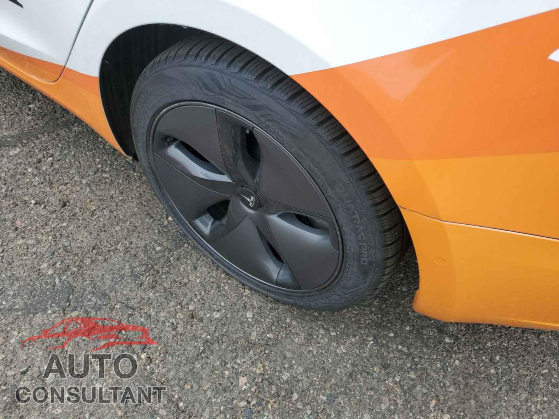 TESLA MODEL 3 2020 - 5YJ3E1EB2LF800996