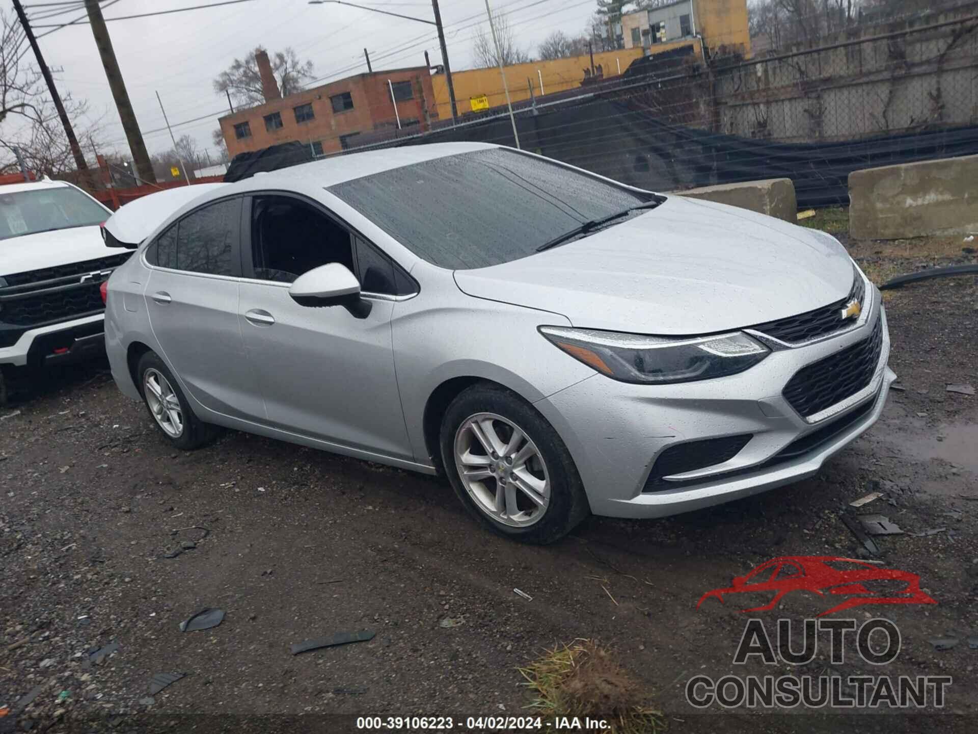 CHEVROLET CRUZE 2018 - 1G1BE5SM2J7239882