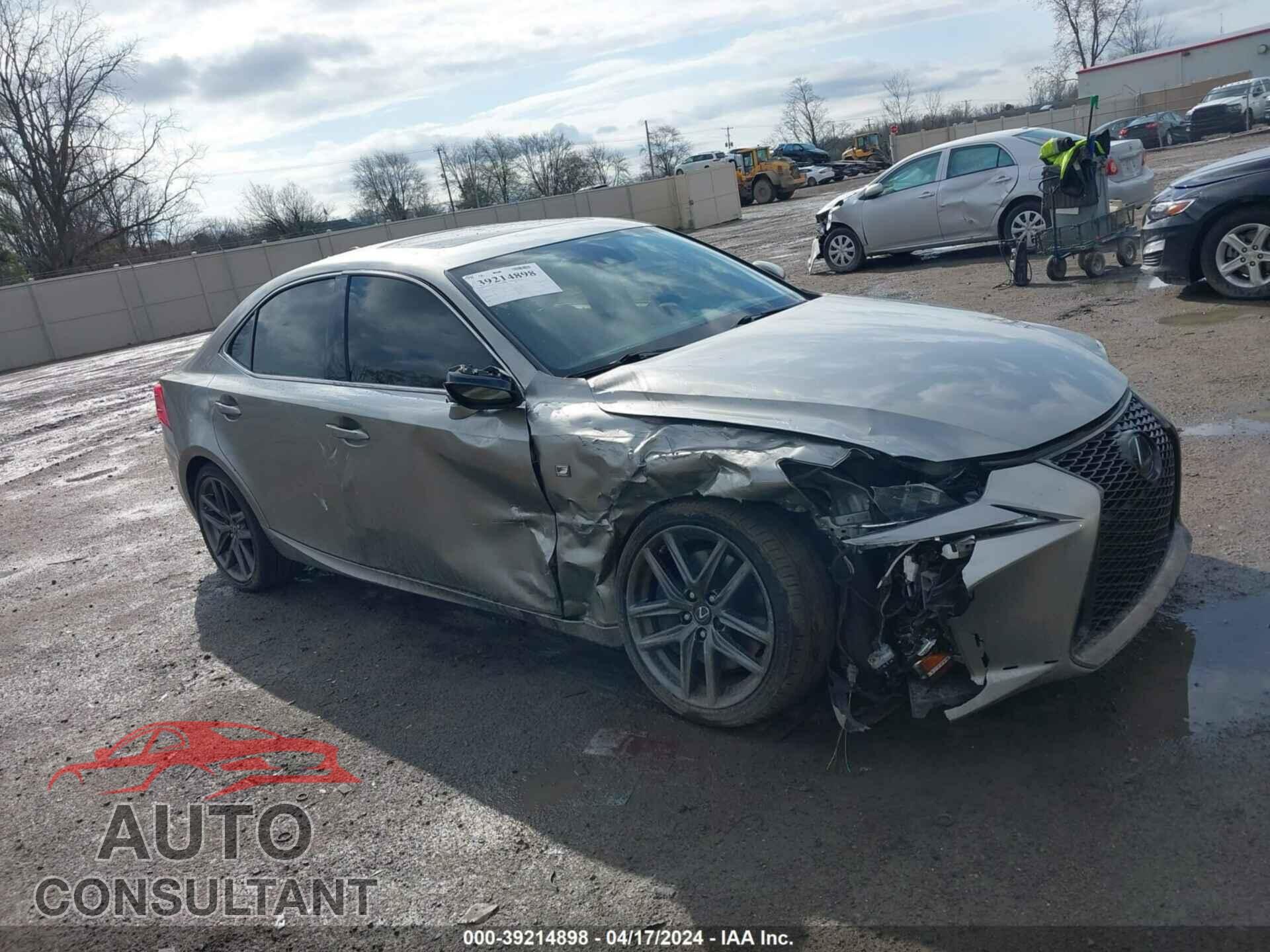 LEXUS IS 2018 - JTHC81D26J5029951
