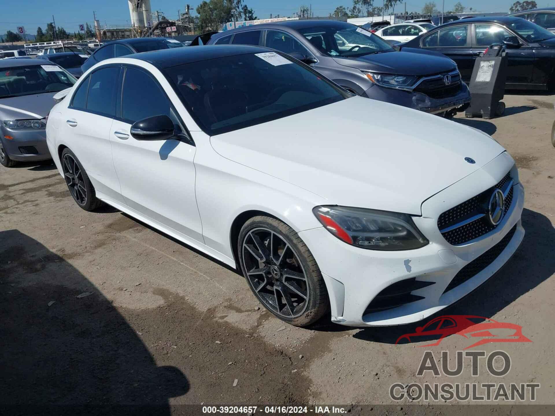 MERCEDES-BENZ C 300 2019 - 55SWF8DB5KU304401