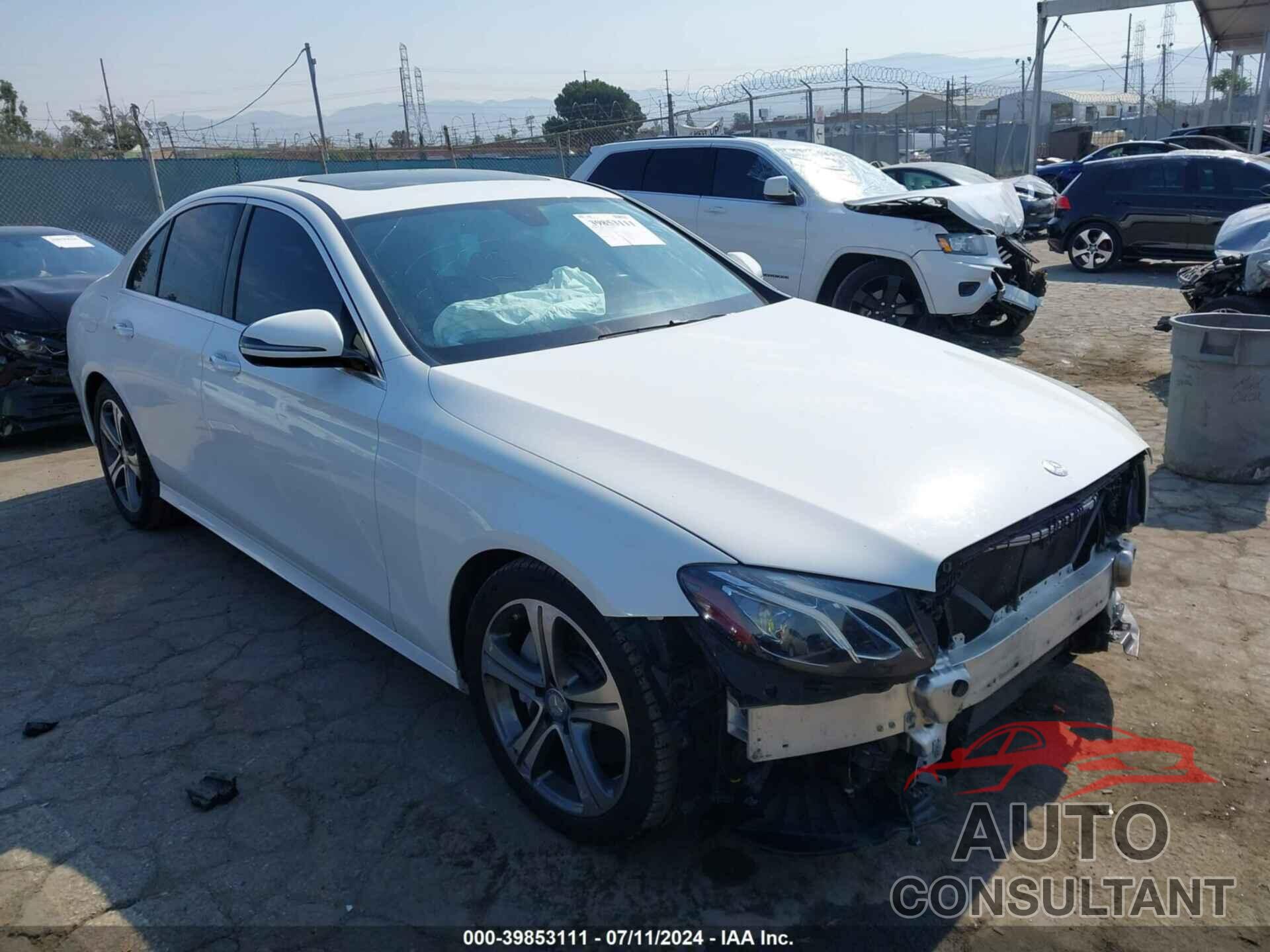 MERCEDES-BENZ E 300 2017 - WDDZF4JB8HA057040