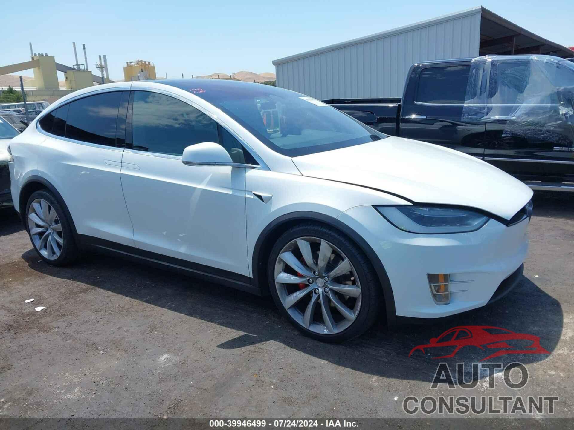 TESLA MODEL X 2018 - 5YJXCBE43JF086937