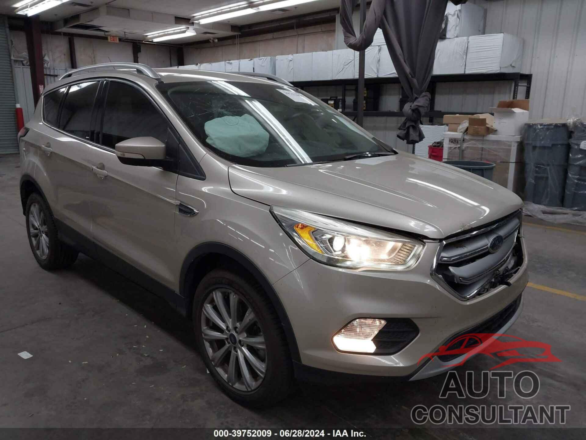 FORD ESCAPE 2017 - 1FMCU9J92HUC88316