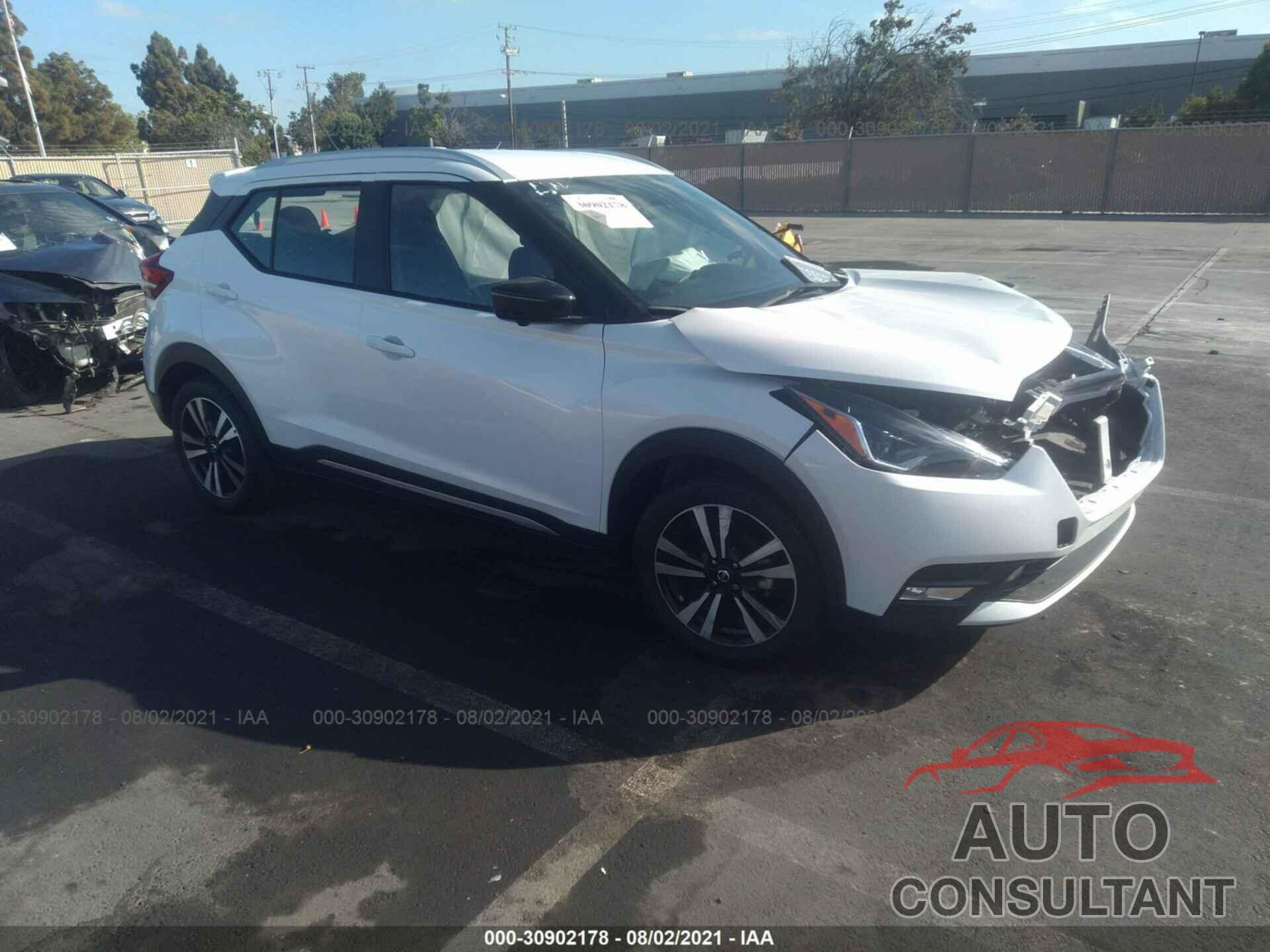 NISSAN KICKS 2018 - 3N1CP5CU2JL528845