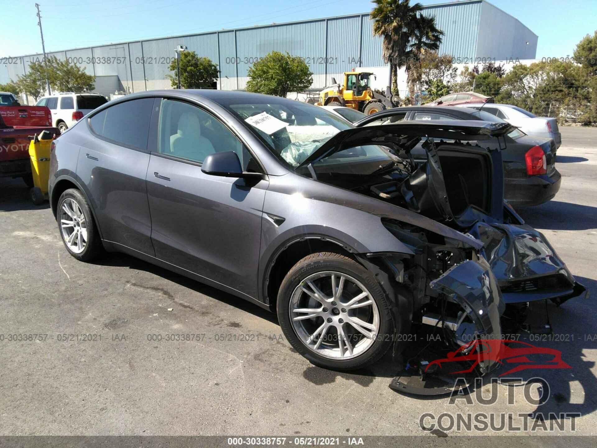 TESLA MODEL Y 2021 - 5YJYGDEE8MF158457