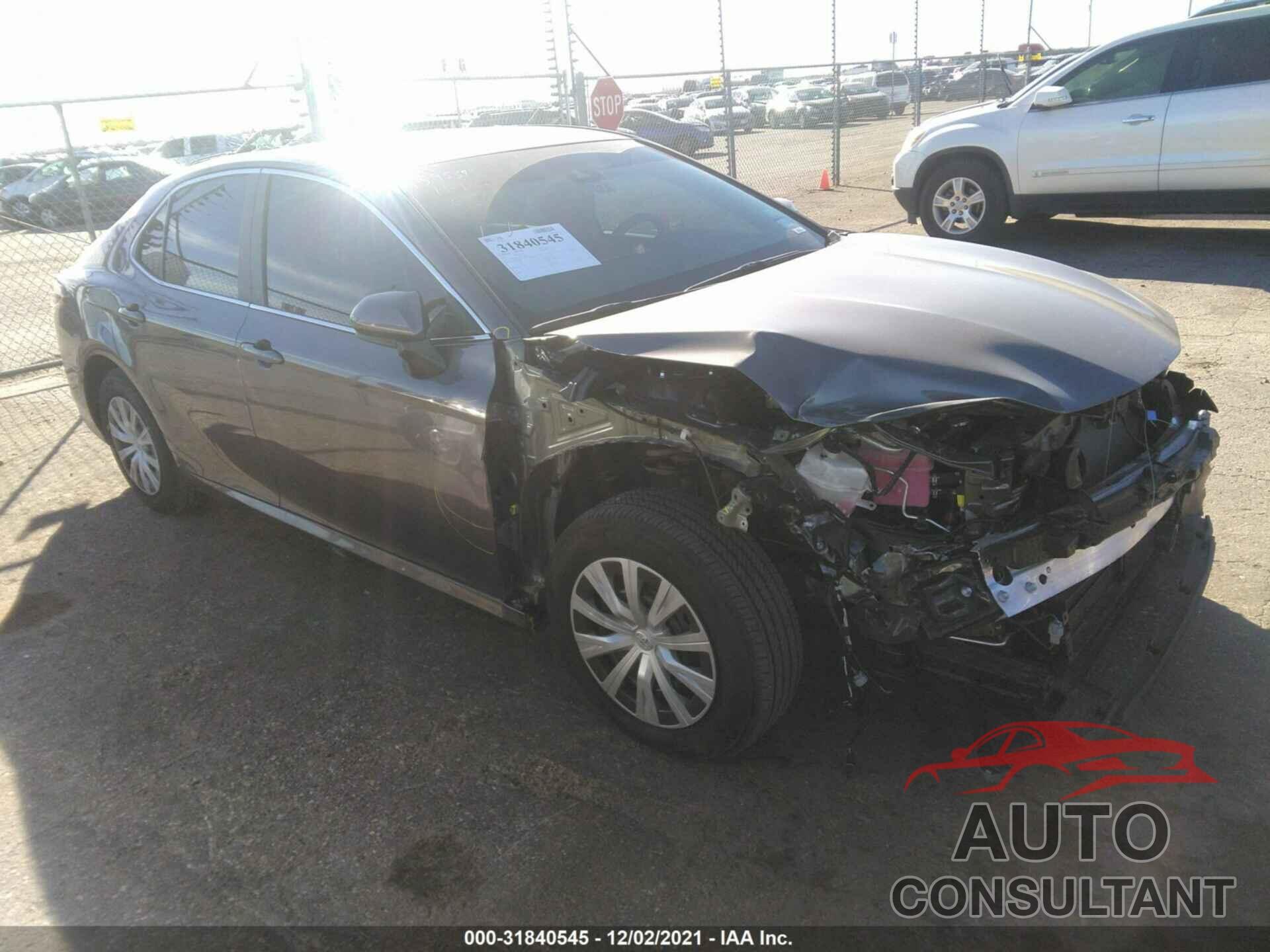 TOYOTA CAMRY 2021 - 4T1C31AK6MU568421