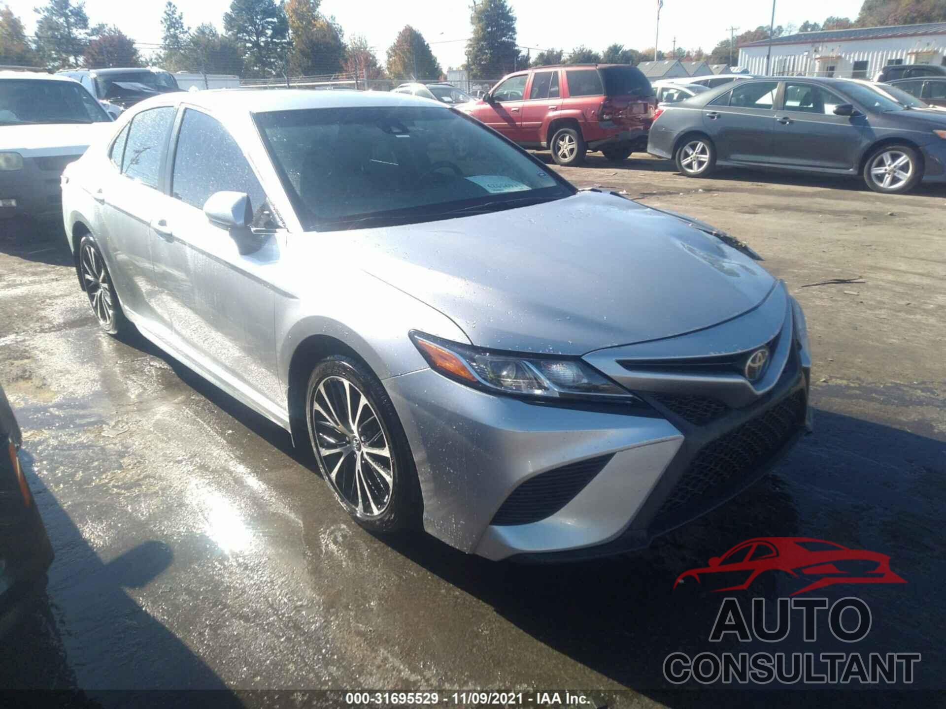 TOYOTA CAMRY 2018 - 4T1B11HK1JU546569