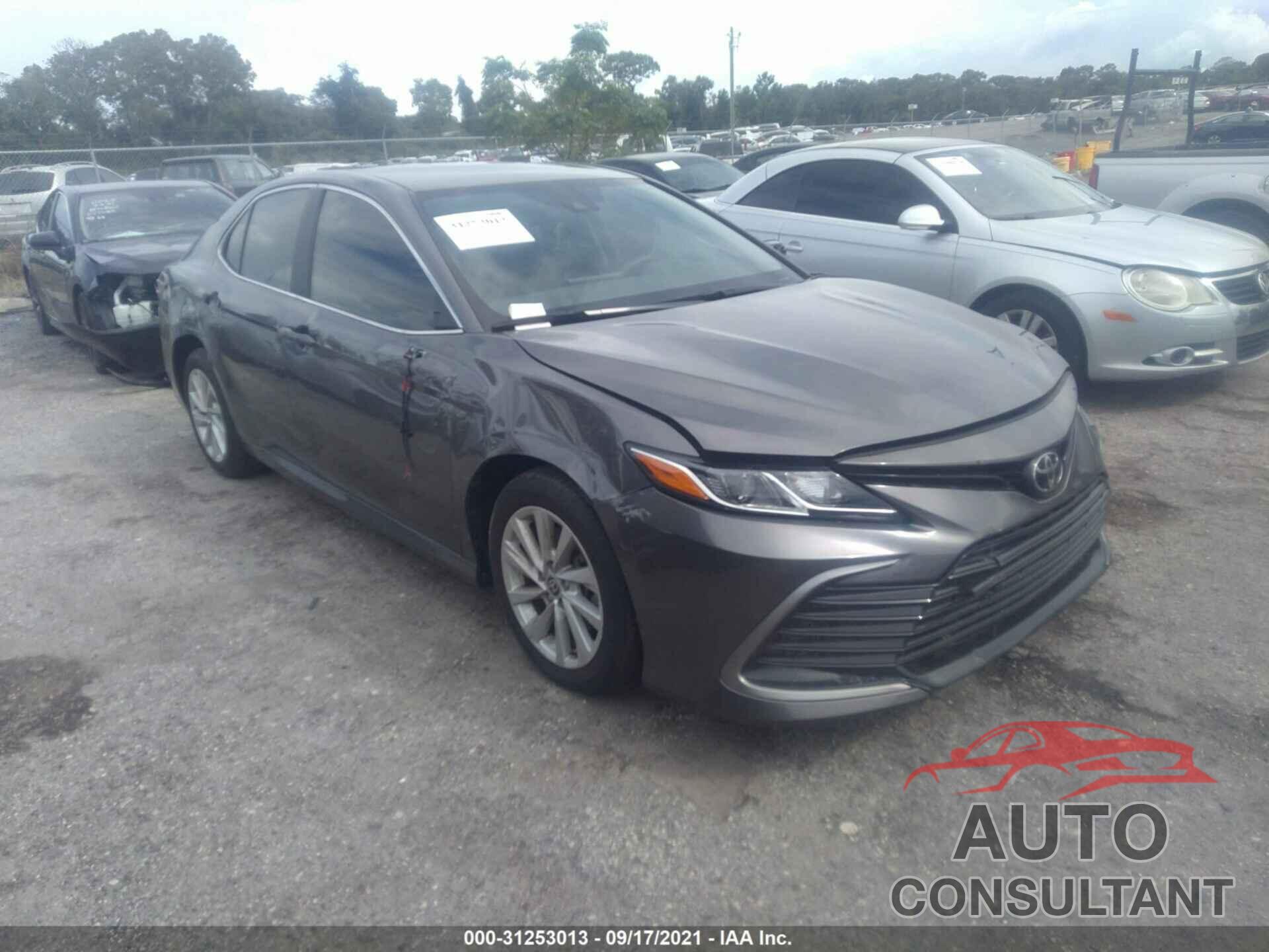 TOYOTA CAMRY 2021 - 4T1C11AK4MU512466