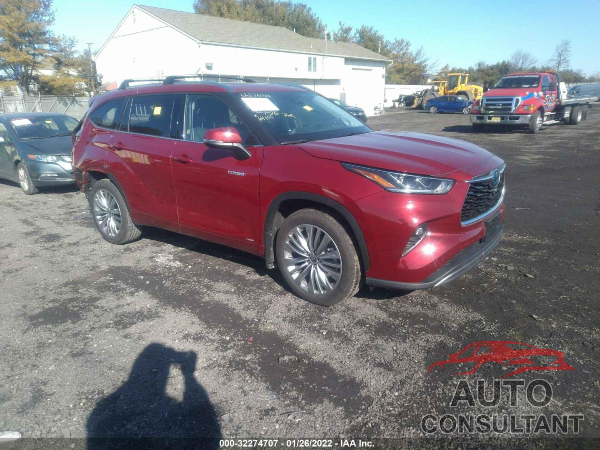 TOYOTA HIGHLANDER 2021 - 5TDEBRCH2MS054912