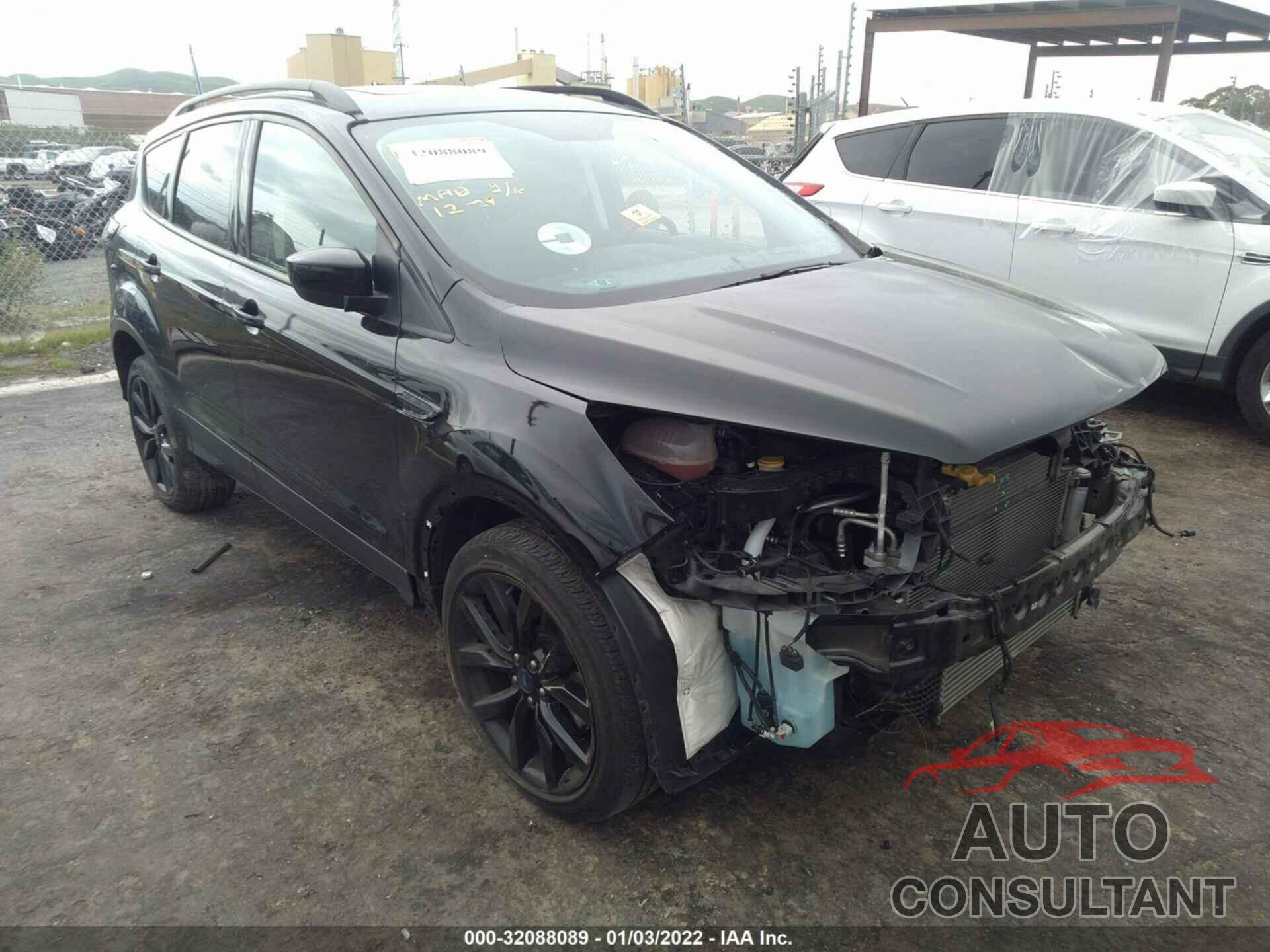 FORD ESCAPE 2017 - 1FMCU9G95HUE37387