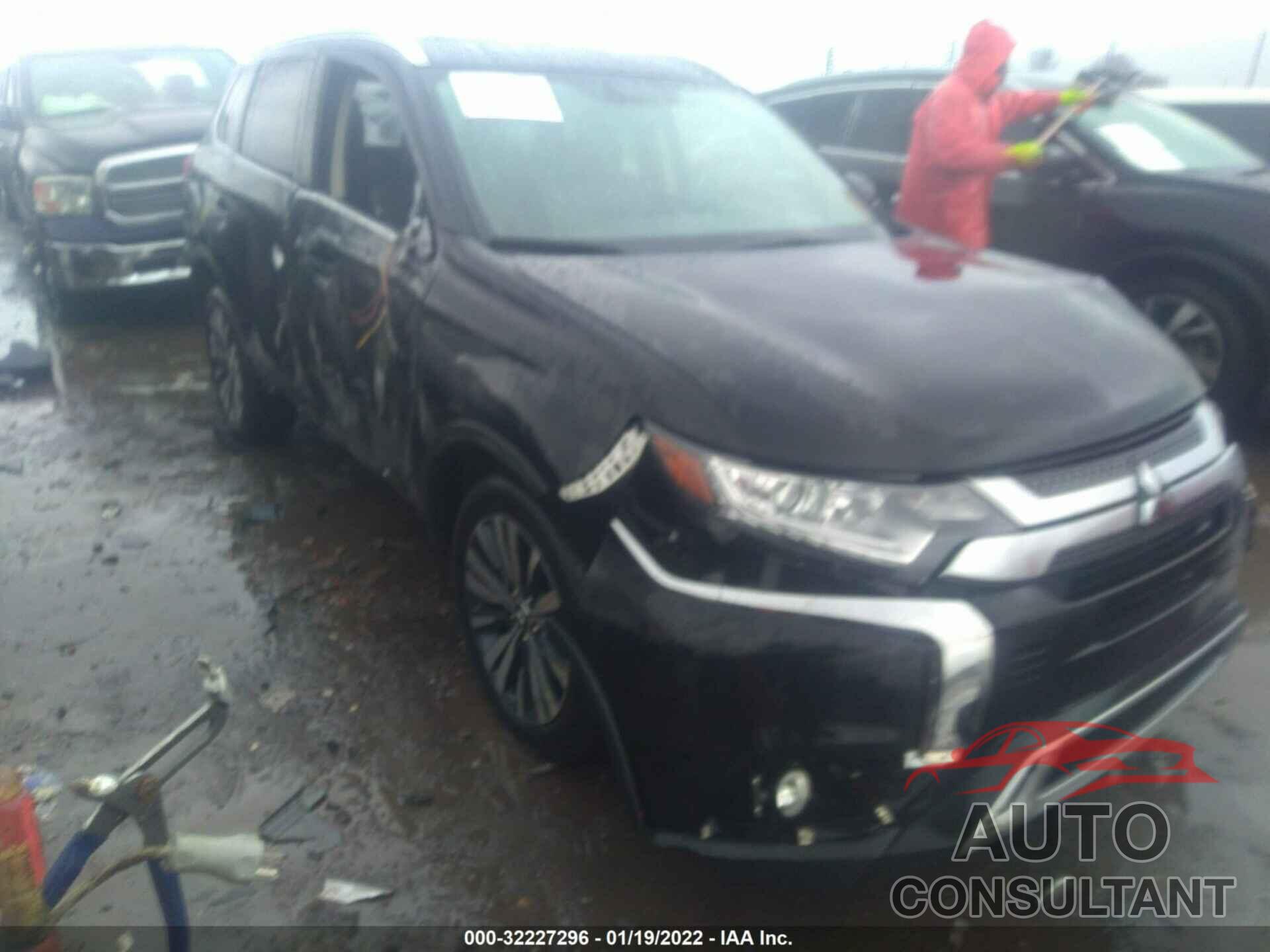 MITSUBISHI OUTLANDER 2019 - JA4AD3A32KZ036218