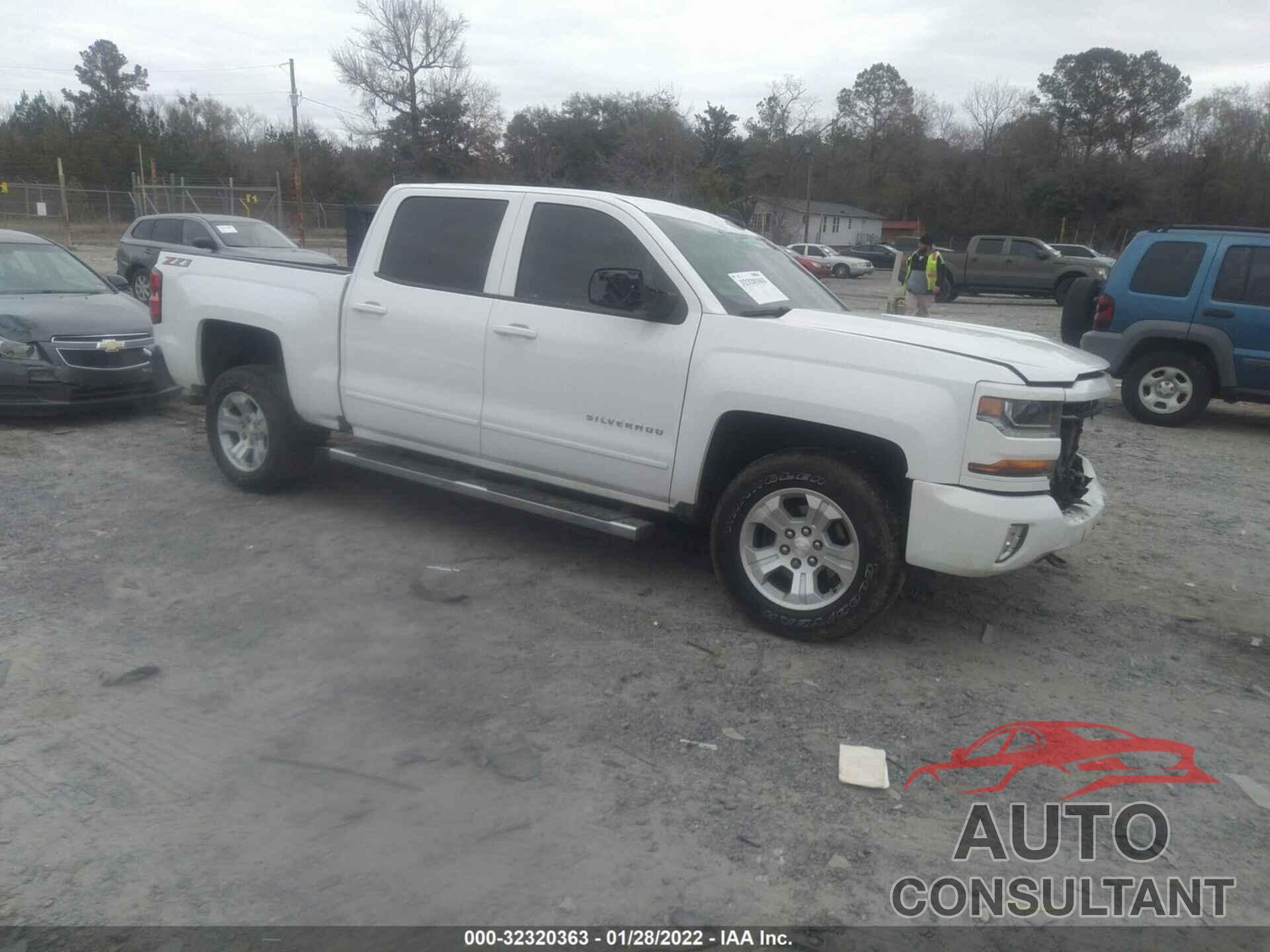 CHEVROLET SILVERADO 1500 2018 - 3GCUKREC8JG465951
