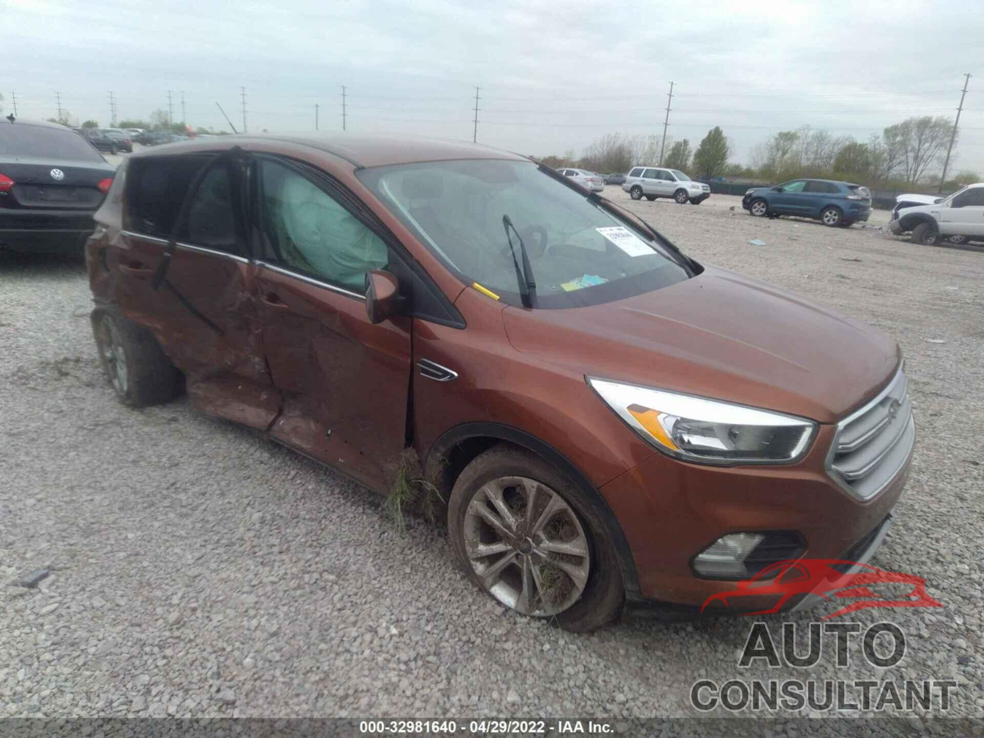 FORD ESCAPE 2017 - 1FMCU0GD7HUB87134