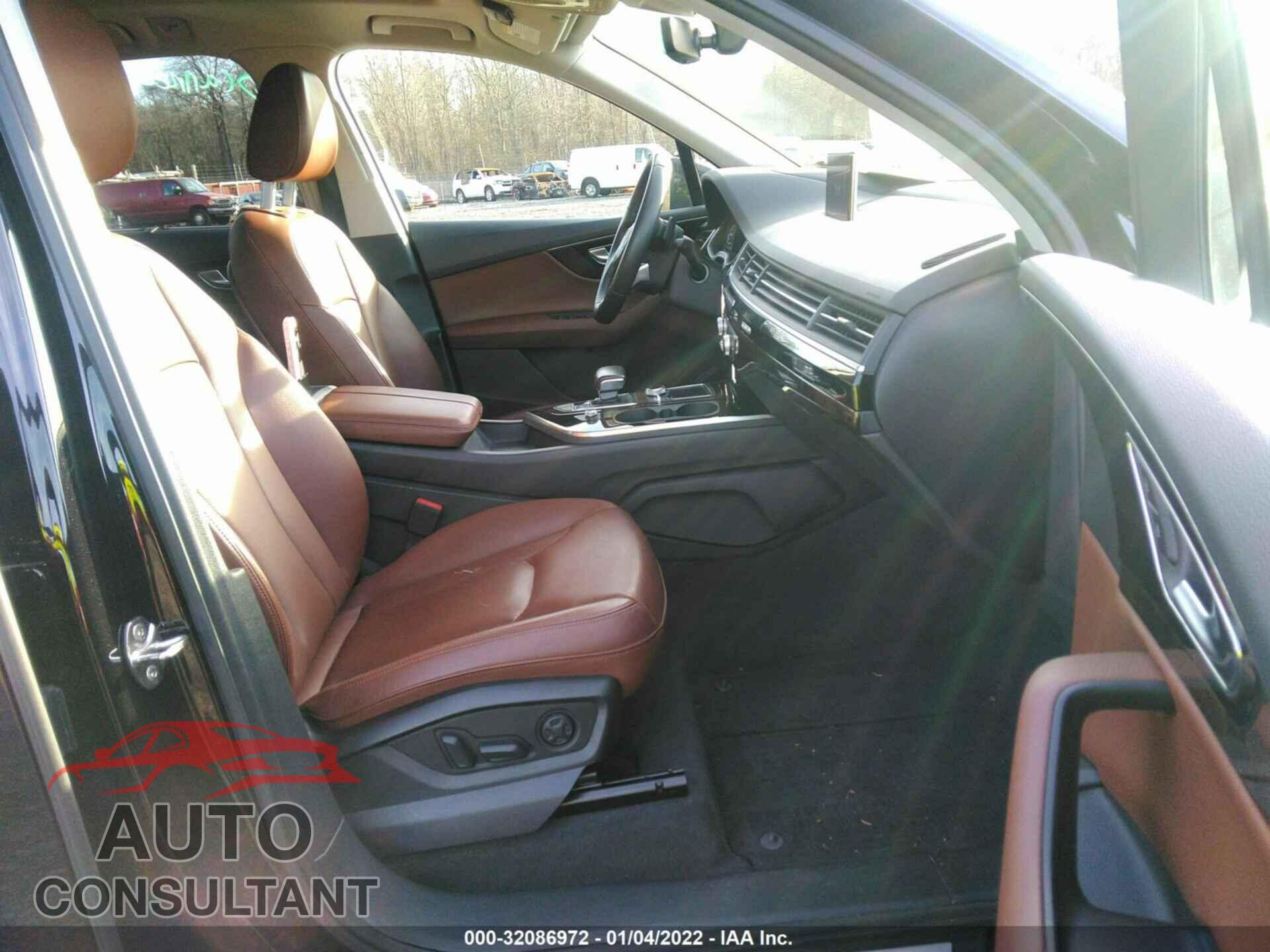 AUDI Q7 2018 - WA1VAAF76JD019766