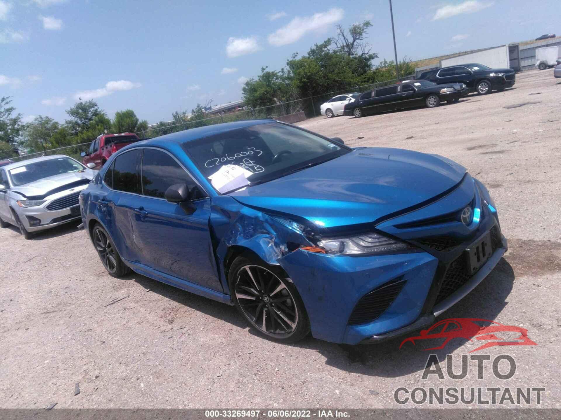 TOYOTA CAMRY 2018 - 4T1B61HK8JU031702