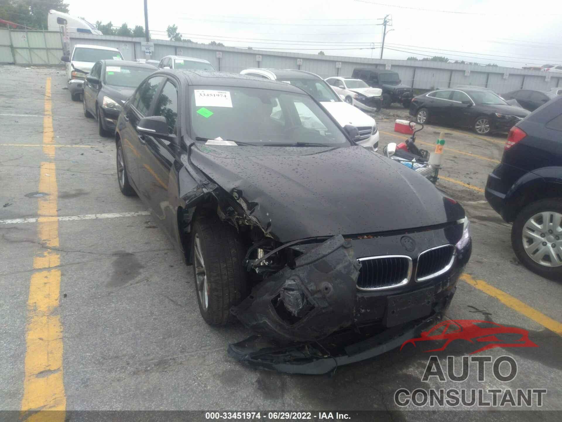 BMW 3 SERIES 2018 - WBA8E5G55JNU48111