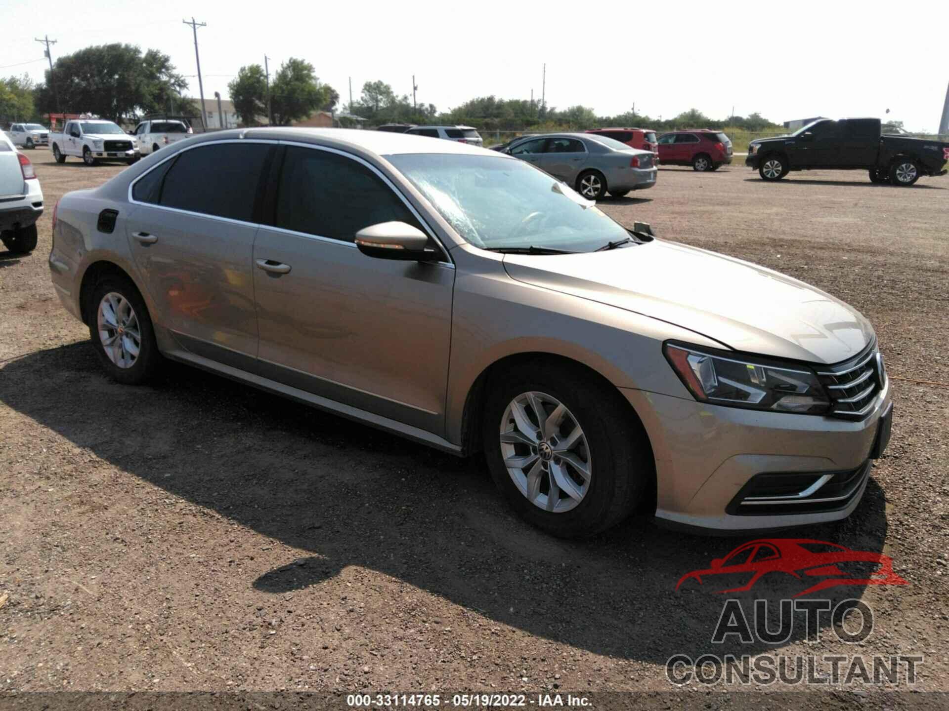 VOLKSWAGEN PASSAT 2016 - 1VWAS7A34GC027451