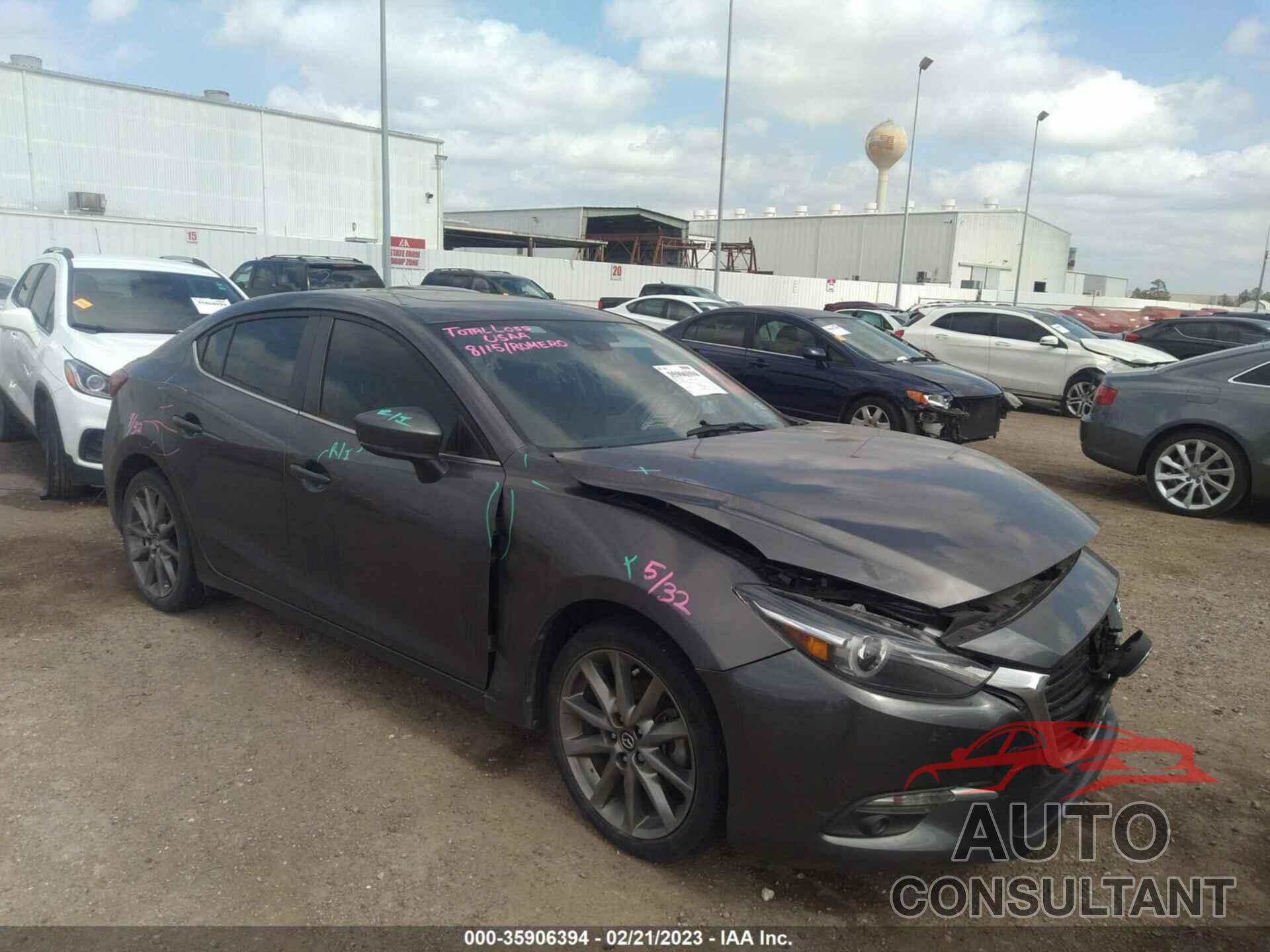 MAZDA MAZDA3 4-DOOR 2018 - 3MZBN1W36JM255409