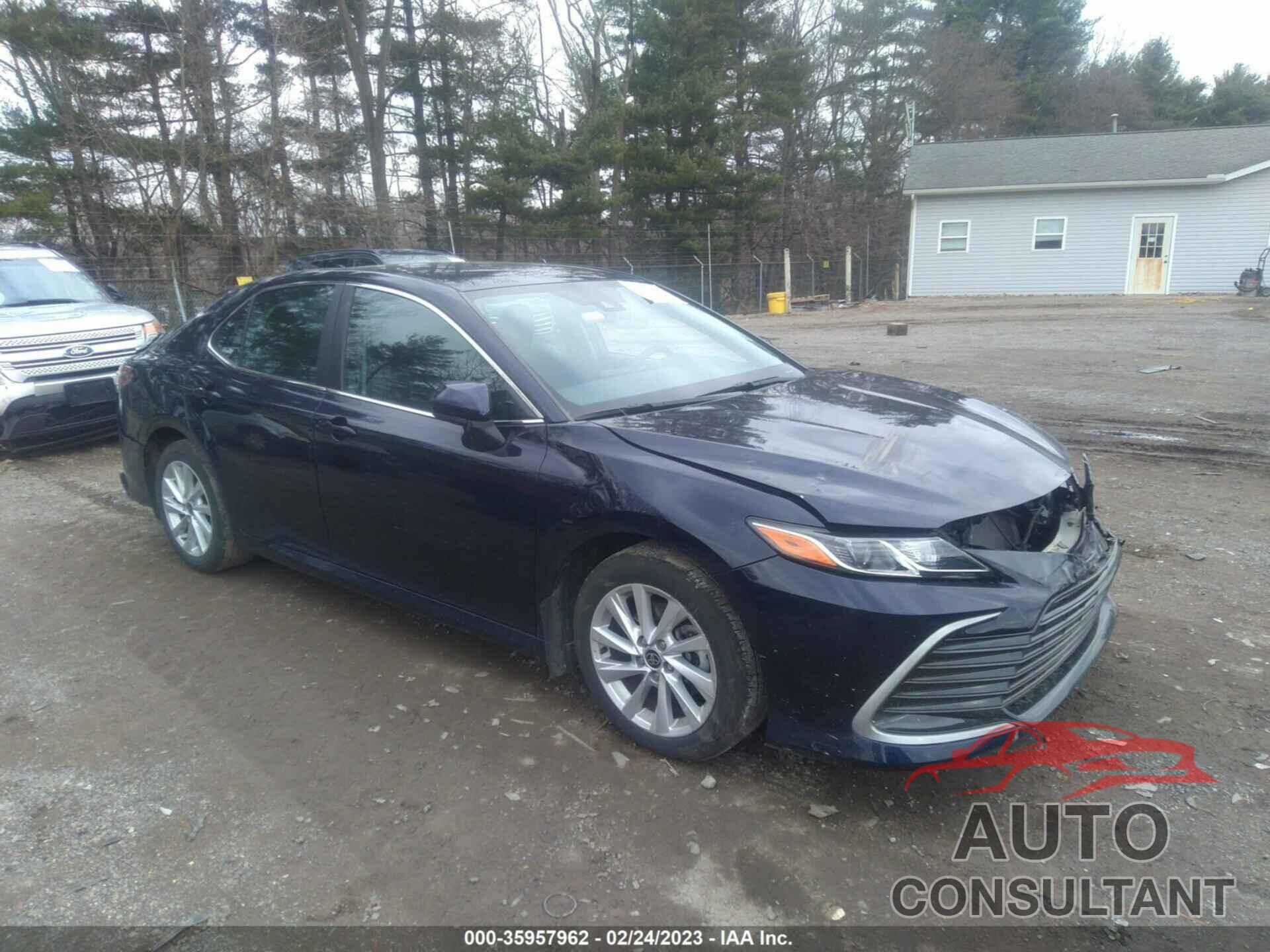 TOYOTA CAMRY 2022 - 4T1C11AK2NU641453
