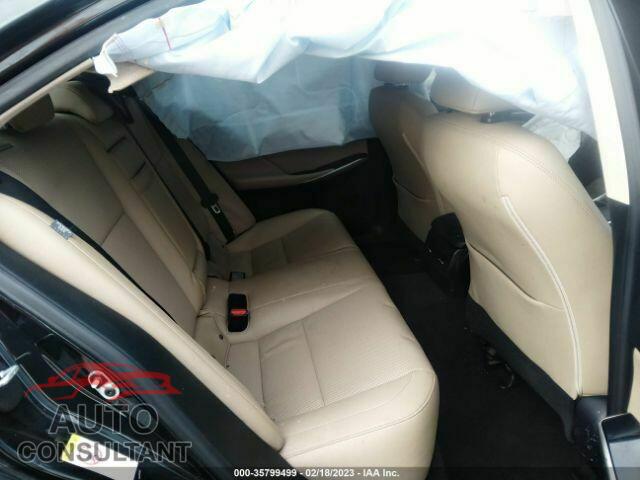 LEXUS IS 2017 - JTHBA1D22H5041735