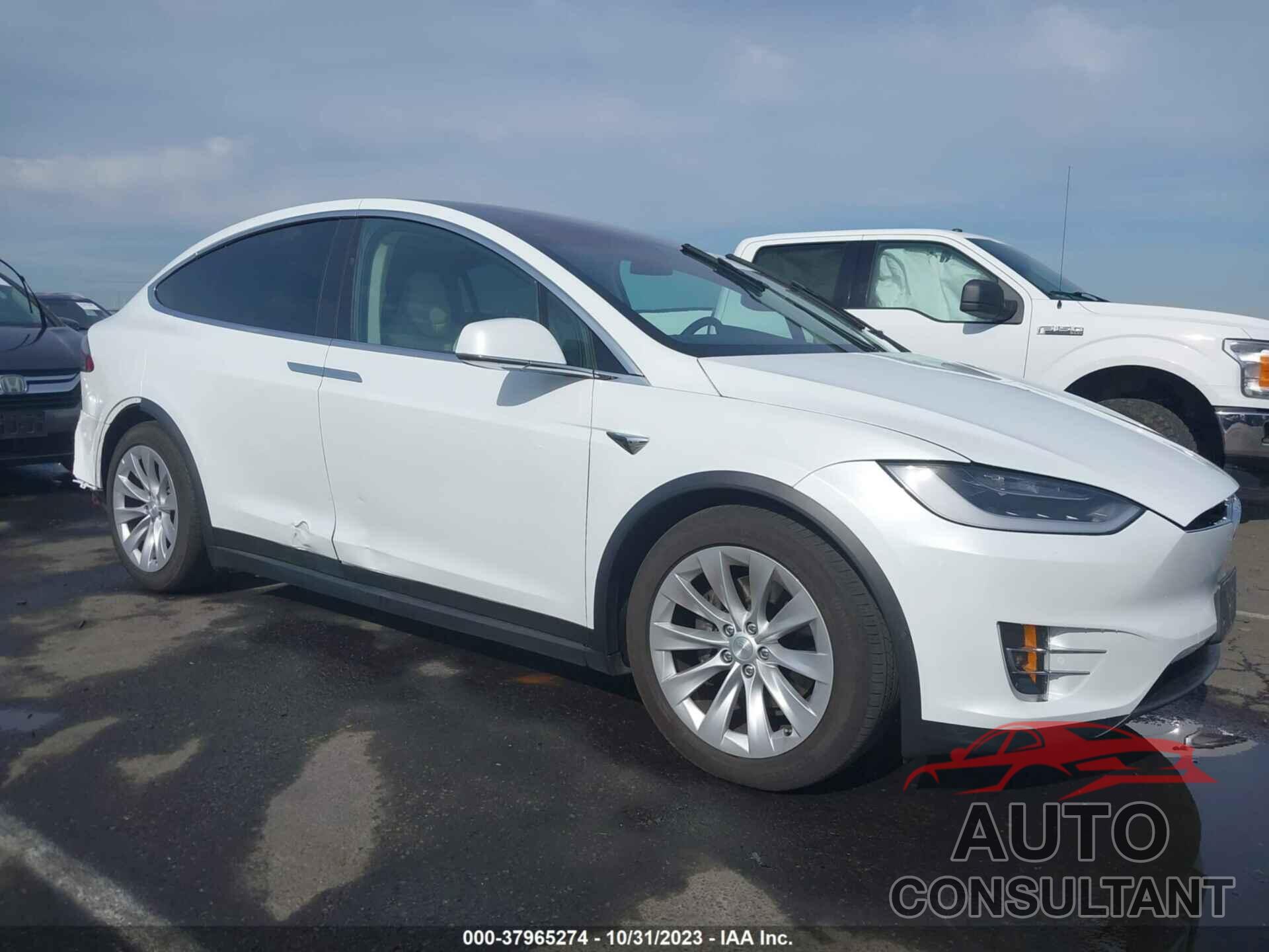 TESLA MODEL X 2018 - 5YJXCAE2XJF116685