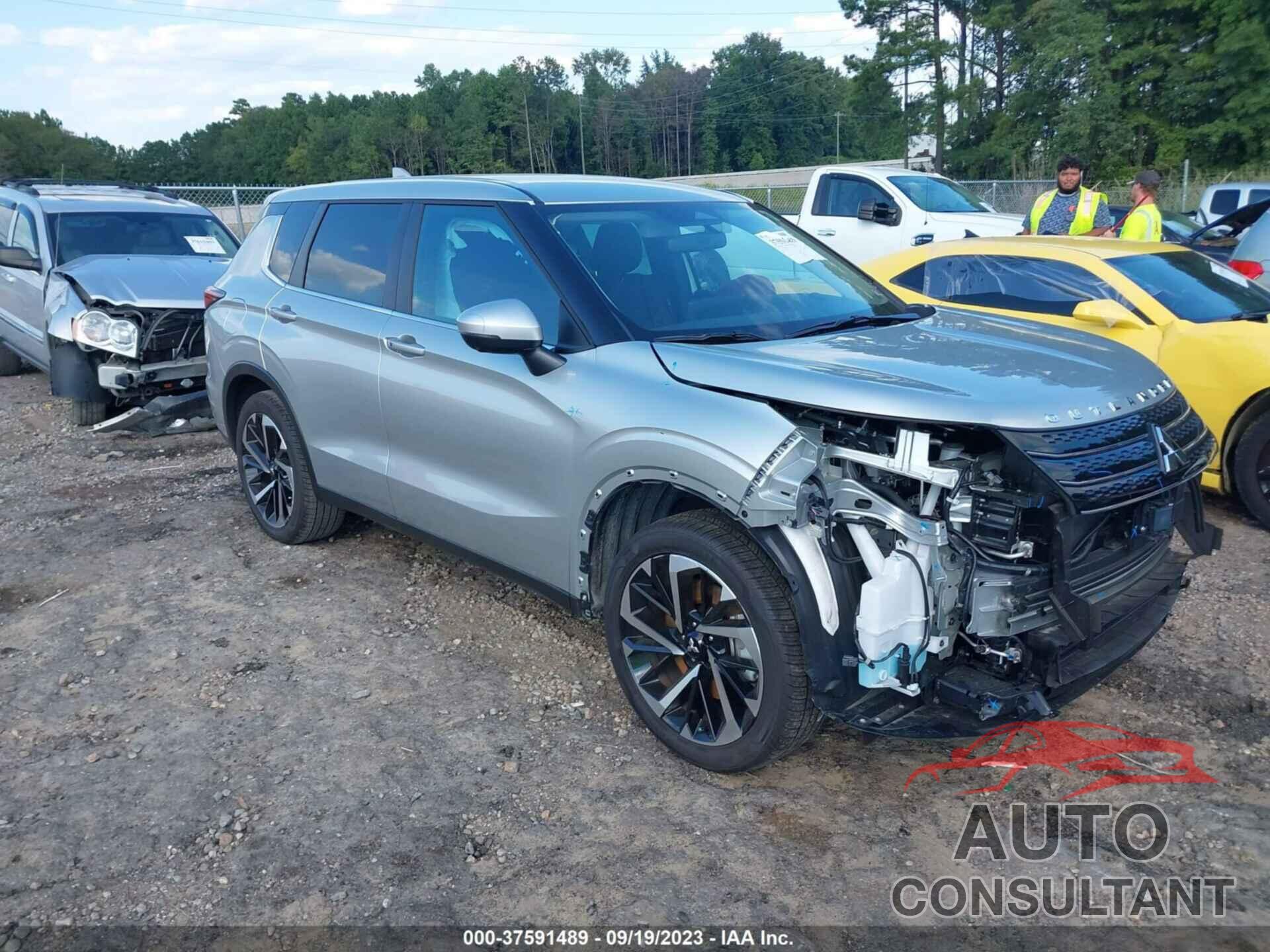 MITSUBISHI OUTLANDER 2023 - JA4J3UA85PZ016203