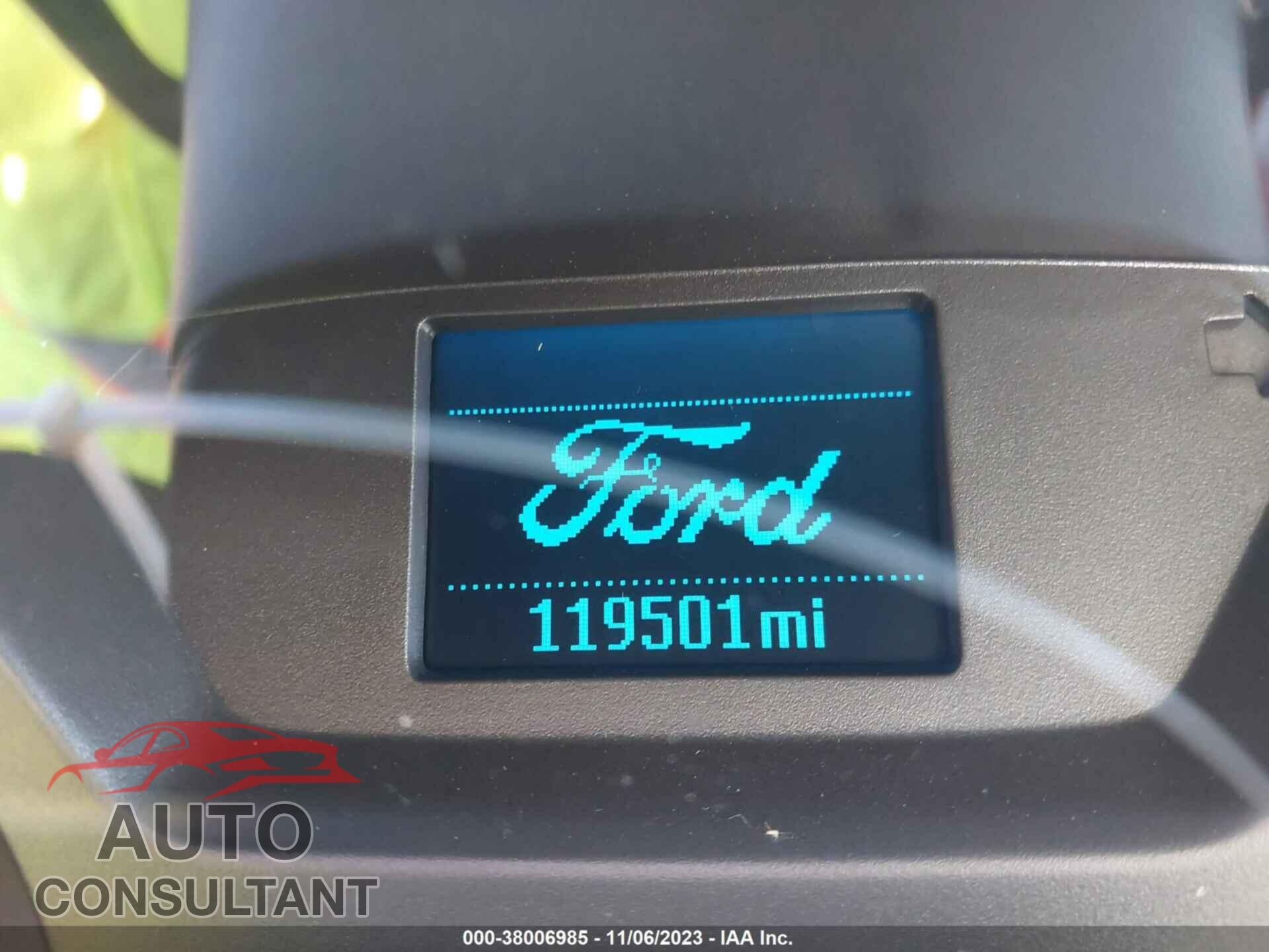 FORD TRANSIT 2017 - 1FTYR2XM1HKB06843