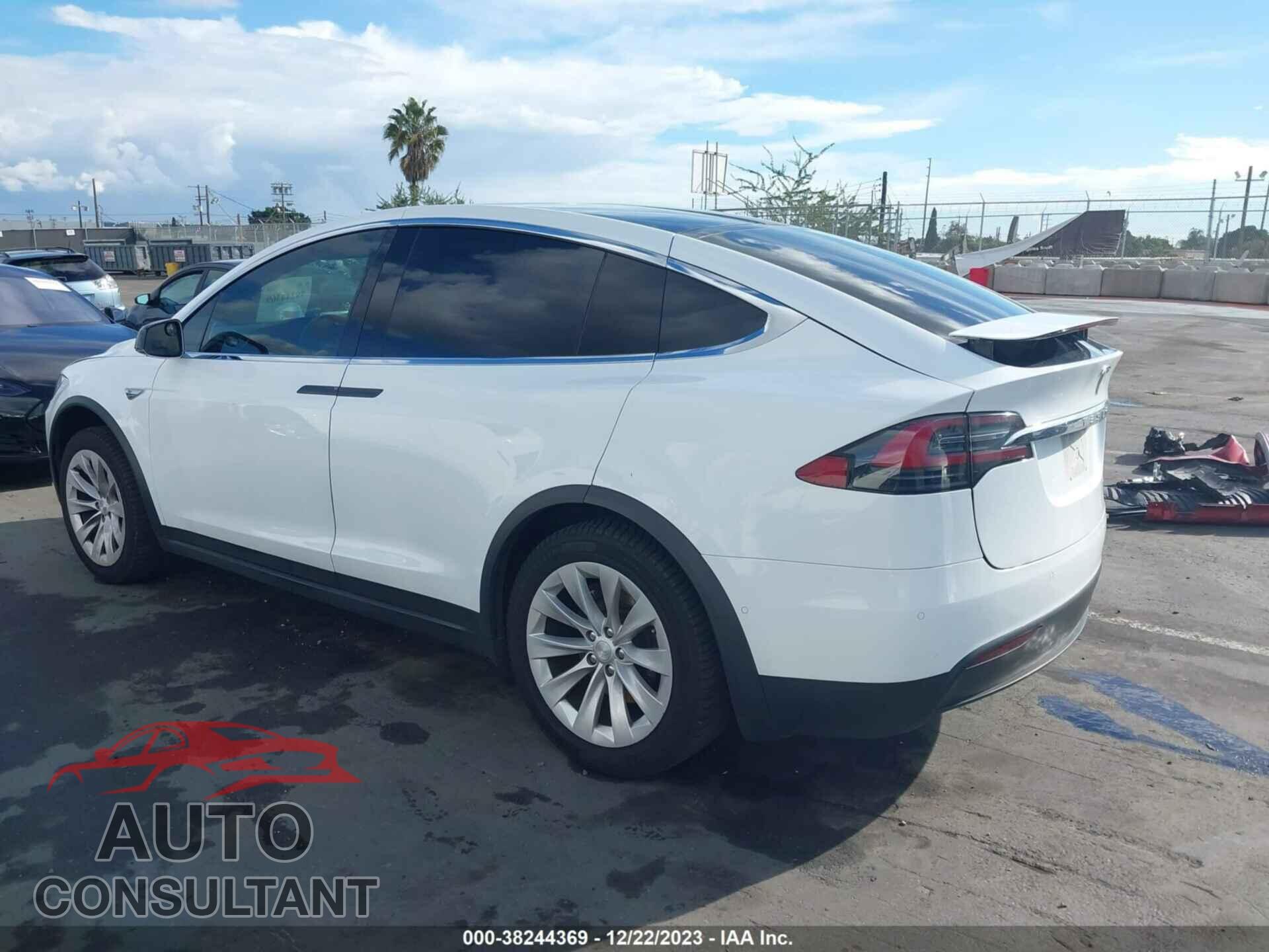 TESLA MODEL X 2016 - 5YJXCAE2XGF017888