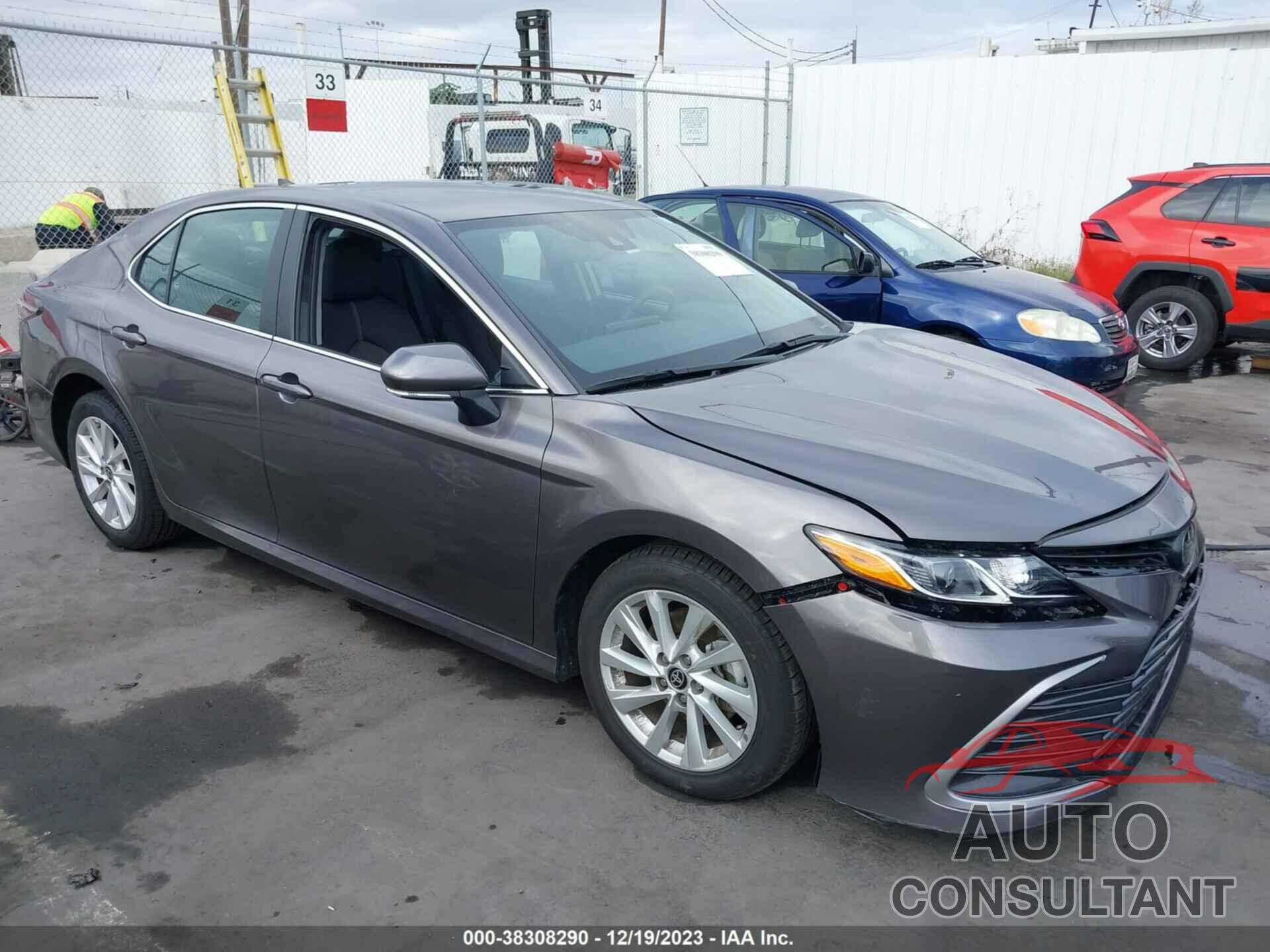 TOYOTA CAMRY 2022 - 4T1R11AK5NU703227