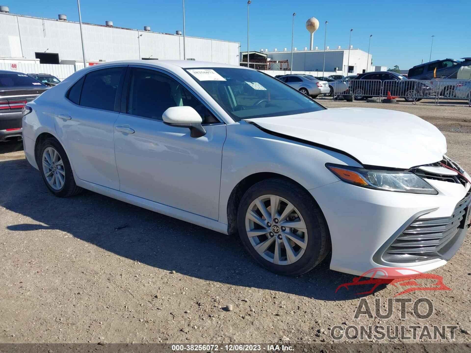 TOYOTA CAMRY 2022 - 4T1C11AK3NU617369