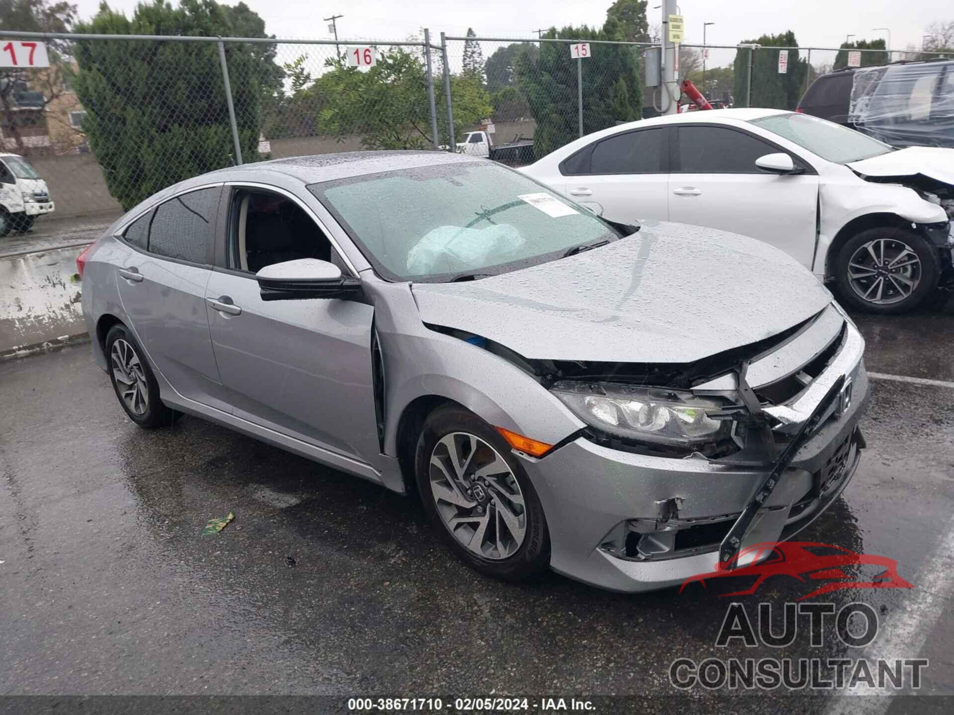 HONDA CIVIC 2018 - 2HGFC2F79JH577870