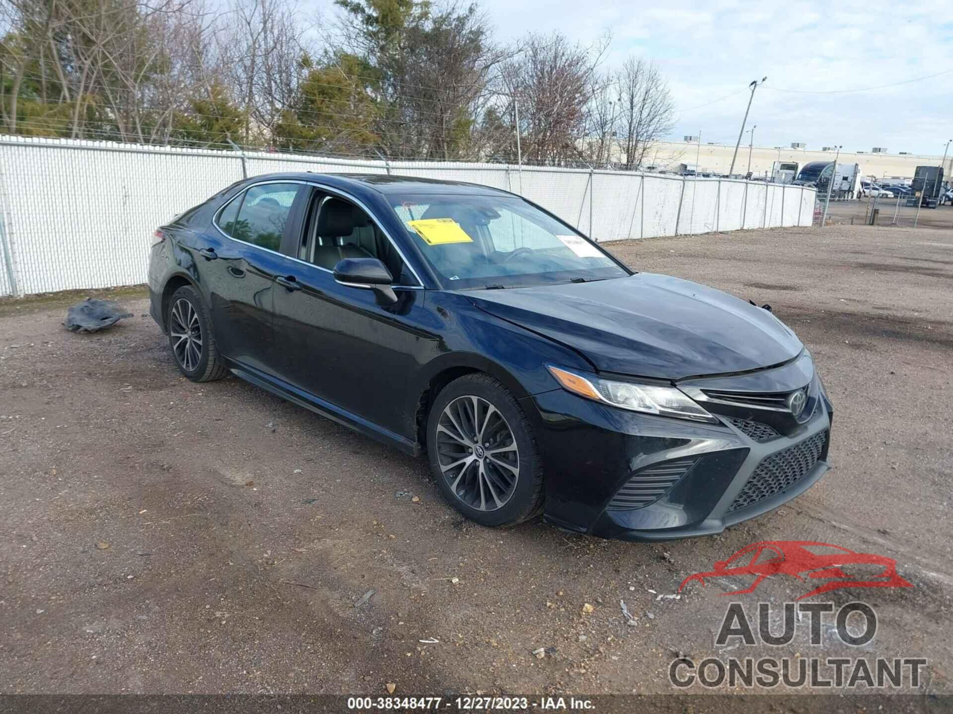 TOYOTA CAMRY 2018 - 4T1B11HK5JU079334