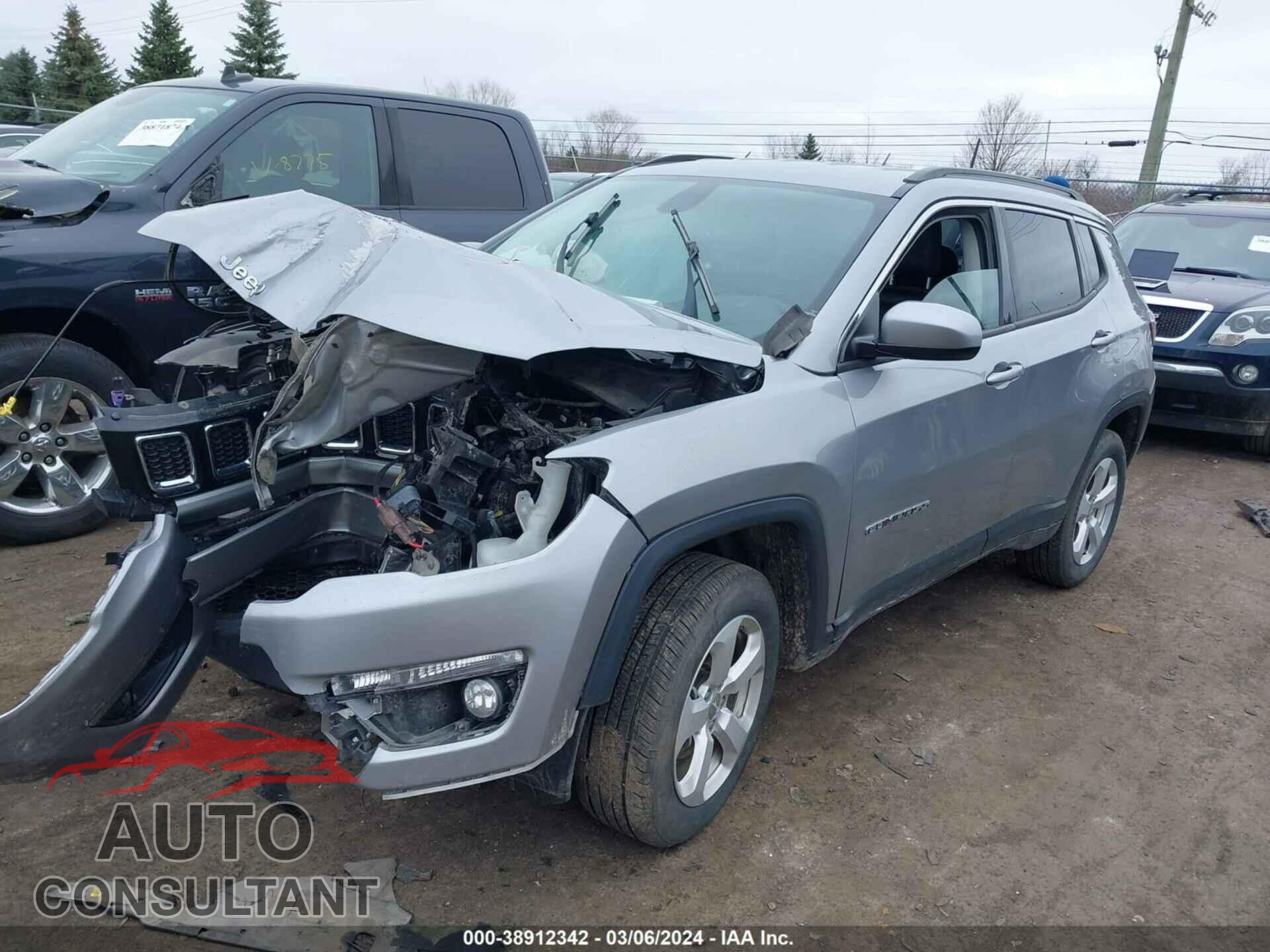 JEEP COMPASS 2018 - 3C4NJDBB7JT479272