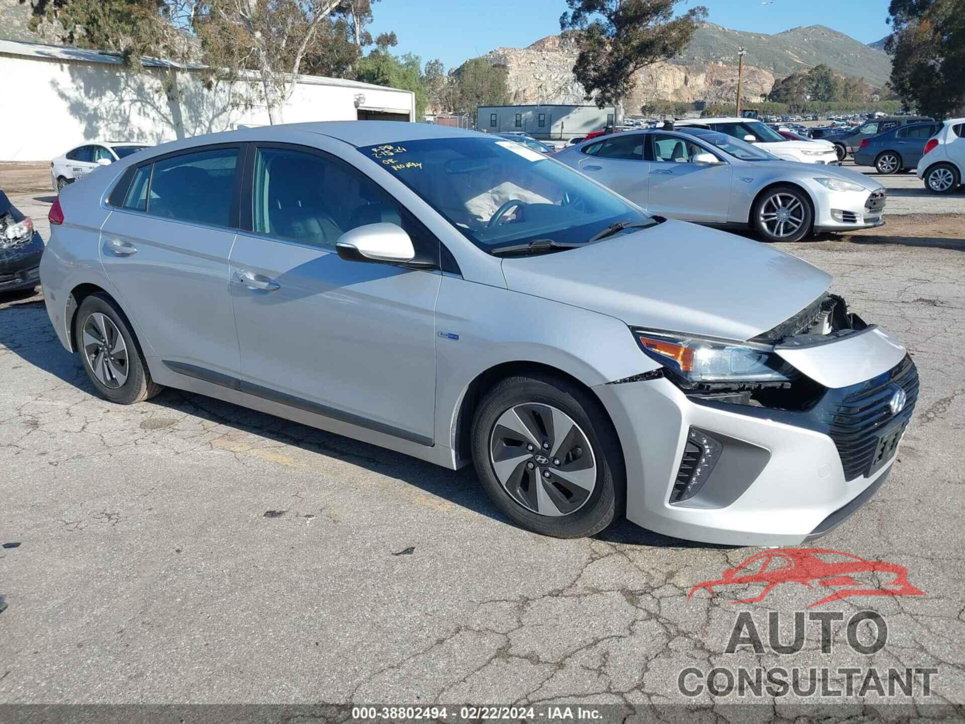 HYUNDAI IONIQ 2018 - KMHC75LC1JU073119