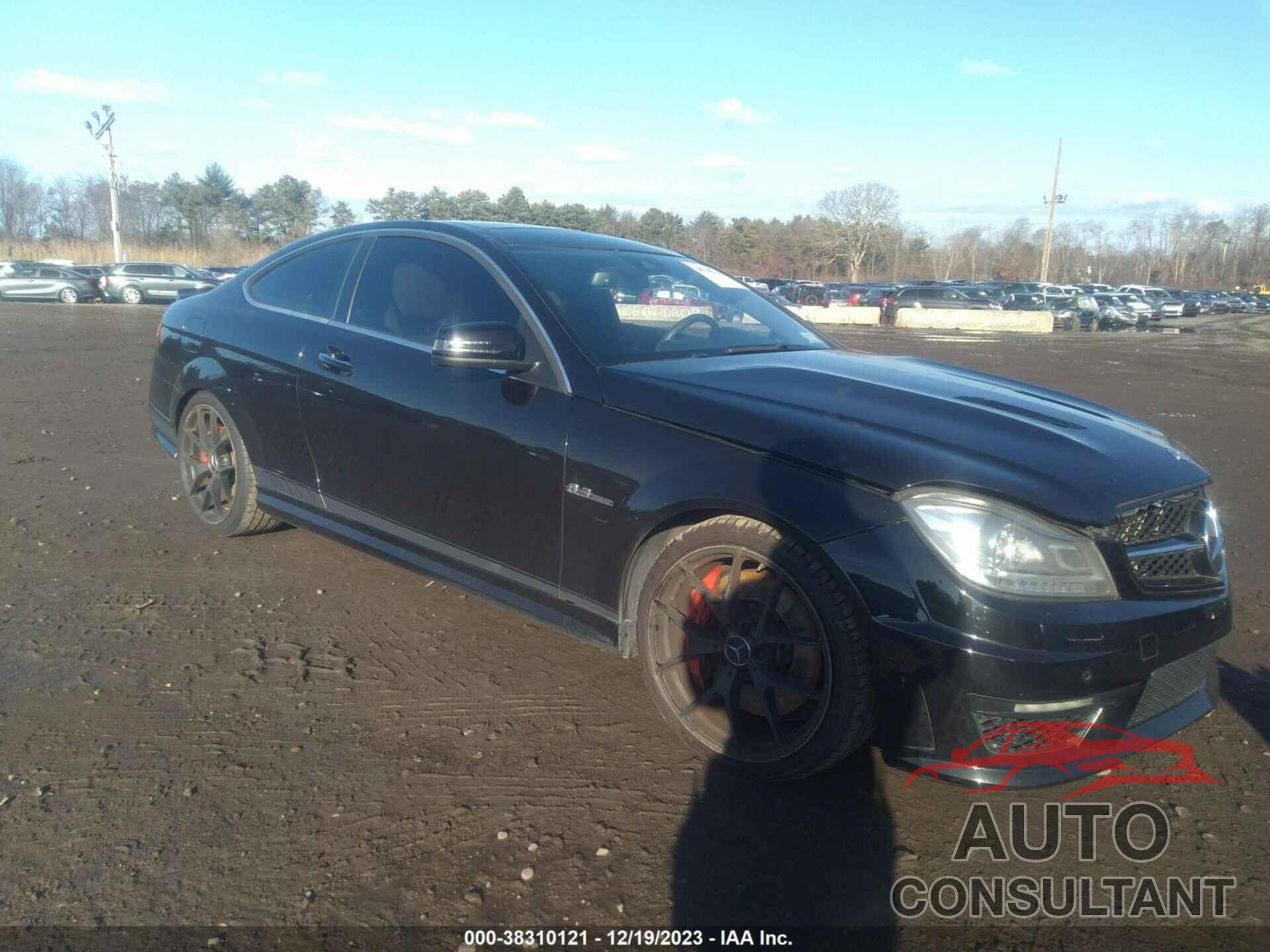 MERCEDES-BENZ C 63 AMG 2015 - WDDGJ7HBXFG422647