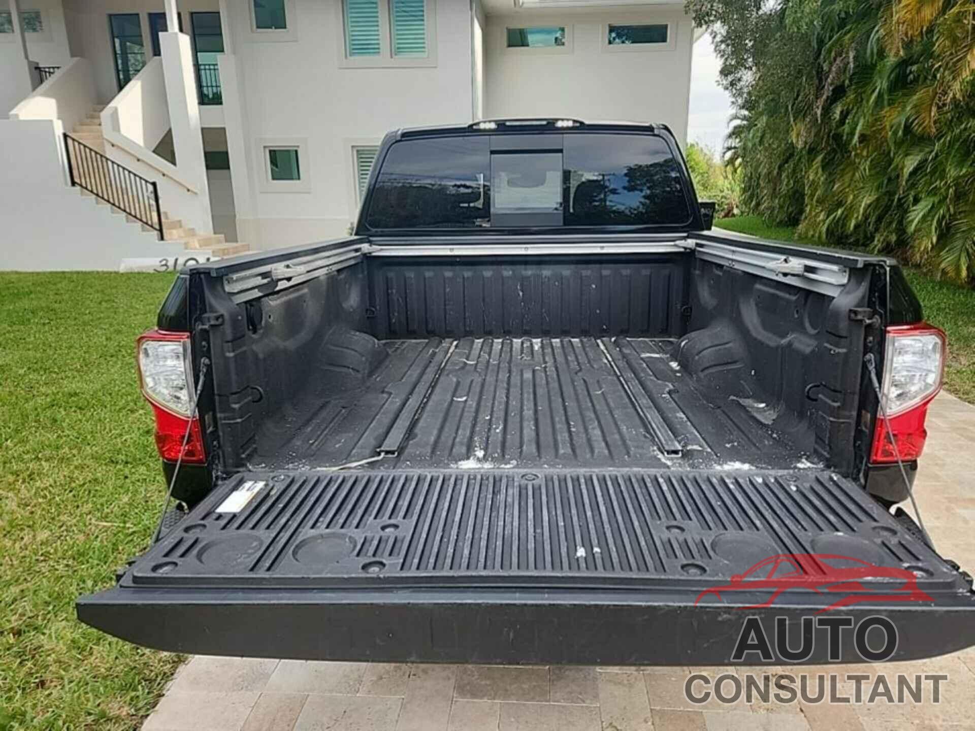 NISSAN TITAN 2021 - 1N6AA1EF7MN536180