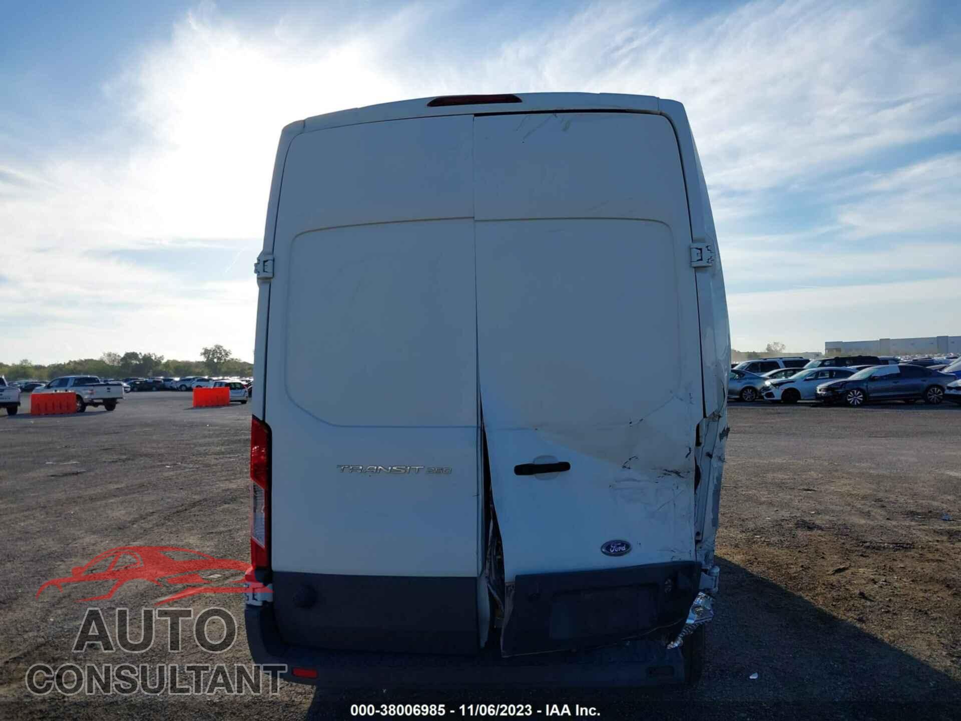FORD TRANSIT 2017 - 1FTYR2XM1HKB06843