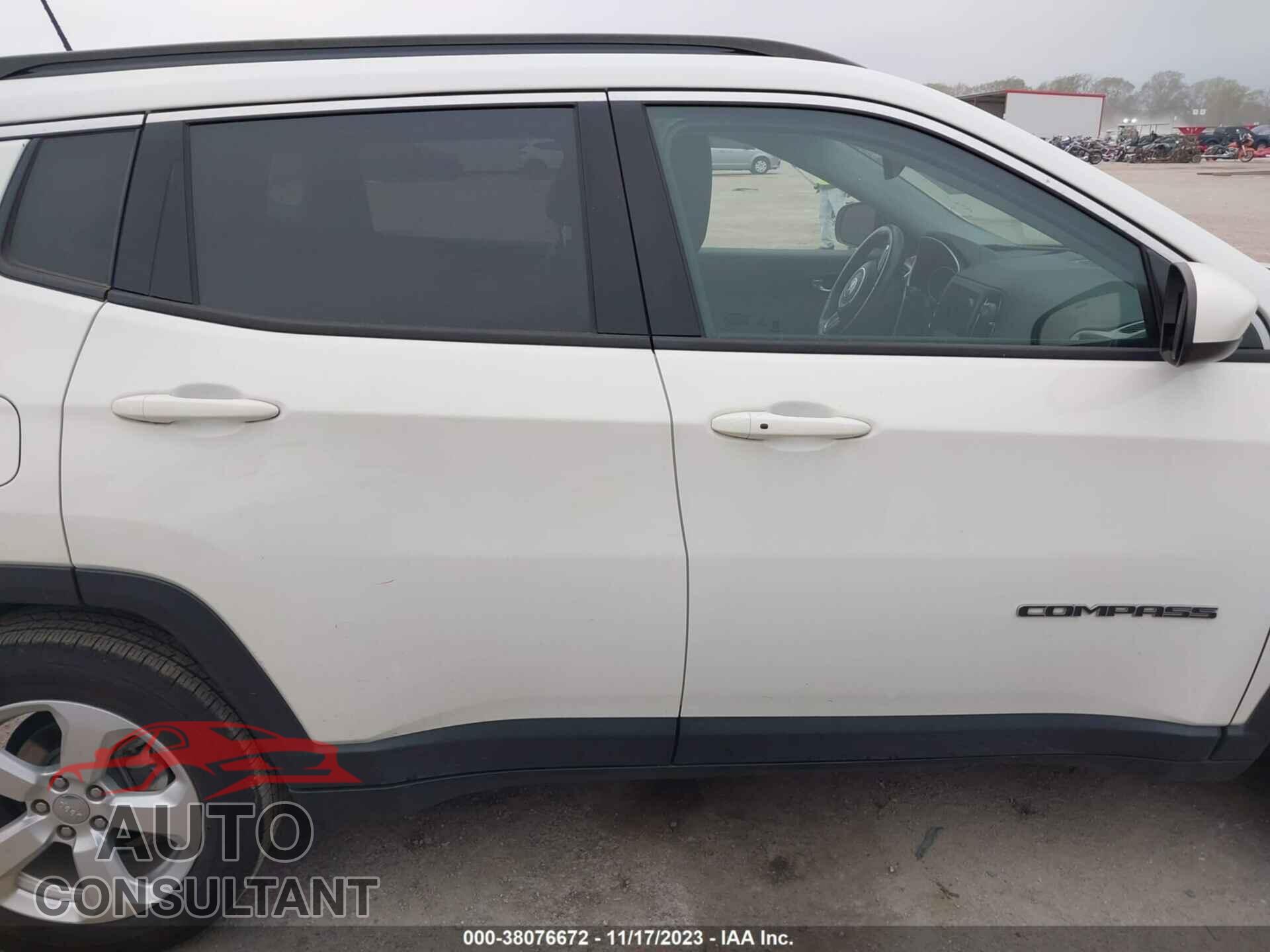 JEEP COMPASS 2018 - 3C4NJCBB3JT235385