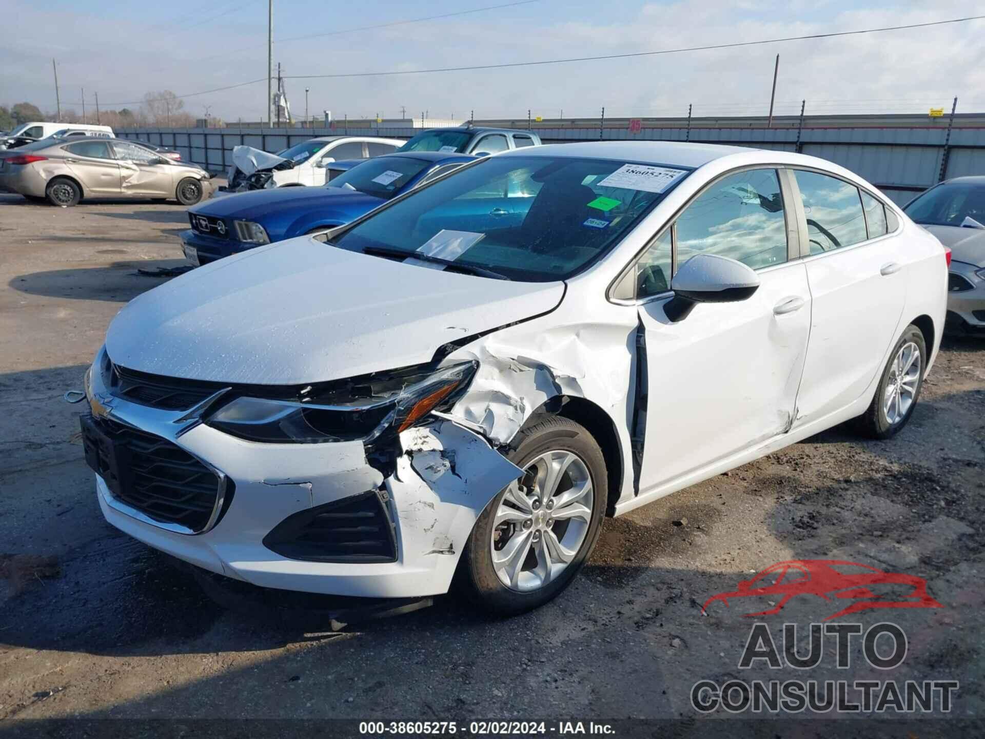 CHEVROLET CRUZE 2019 - 1G1BE5SM4K7146248