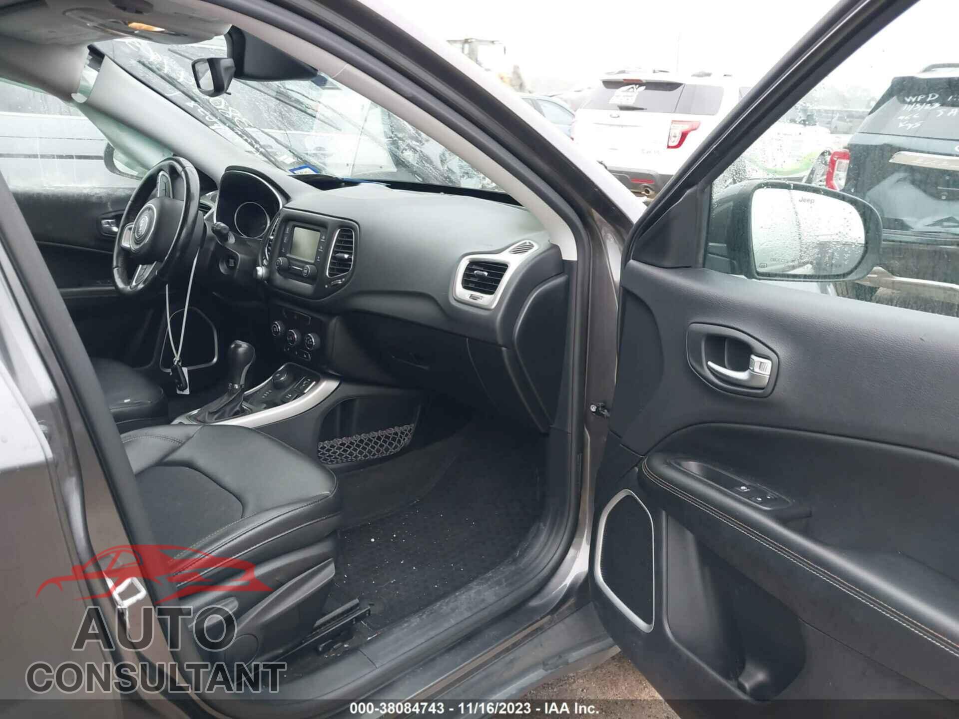 JEEP COMPASS 2018 - 3C4NJDBB8JT114213