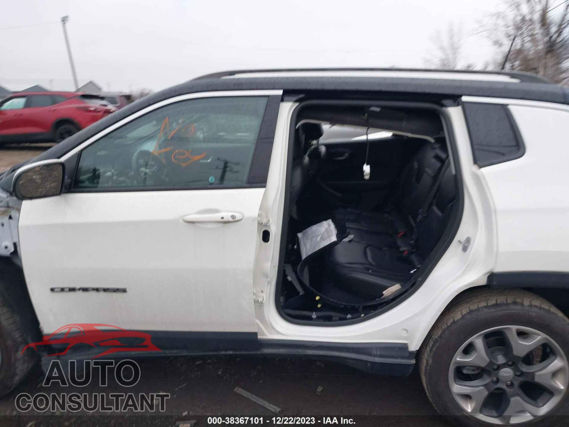 JEEP COMPASS 2018 - 3C4NJDCB3JT354218