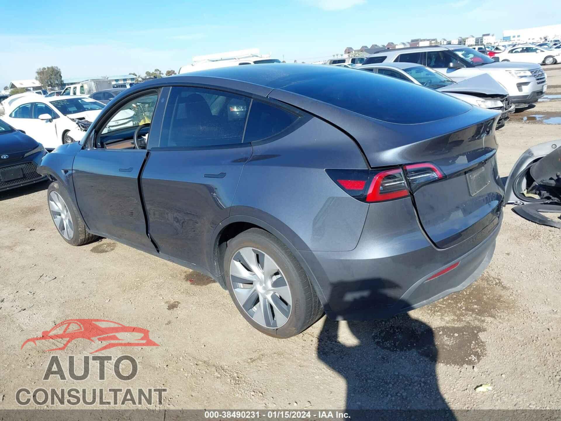 TESLA MODEL Y 2023 - 7SAYGAEE0PF624503