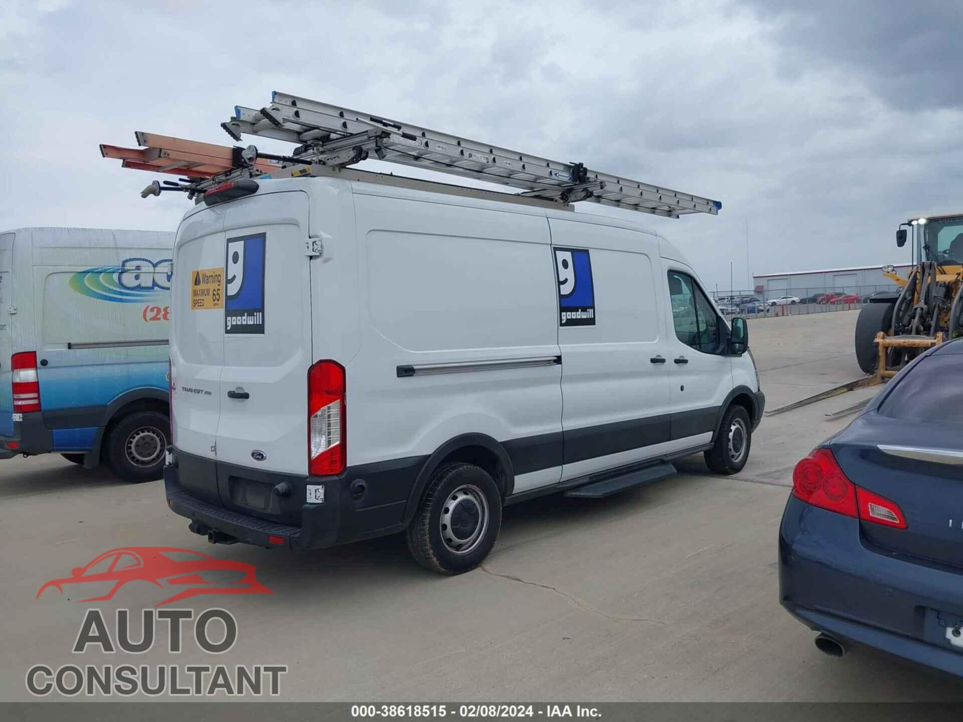 FORD TRANSIT 2019 - 1FTYR2CM6KKB56568